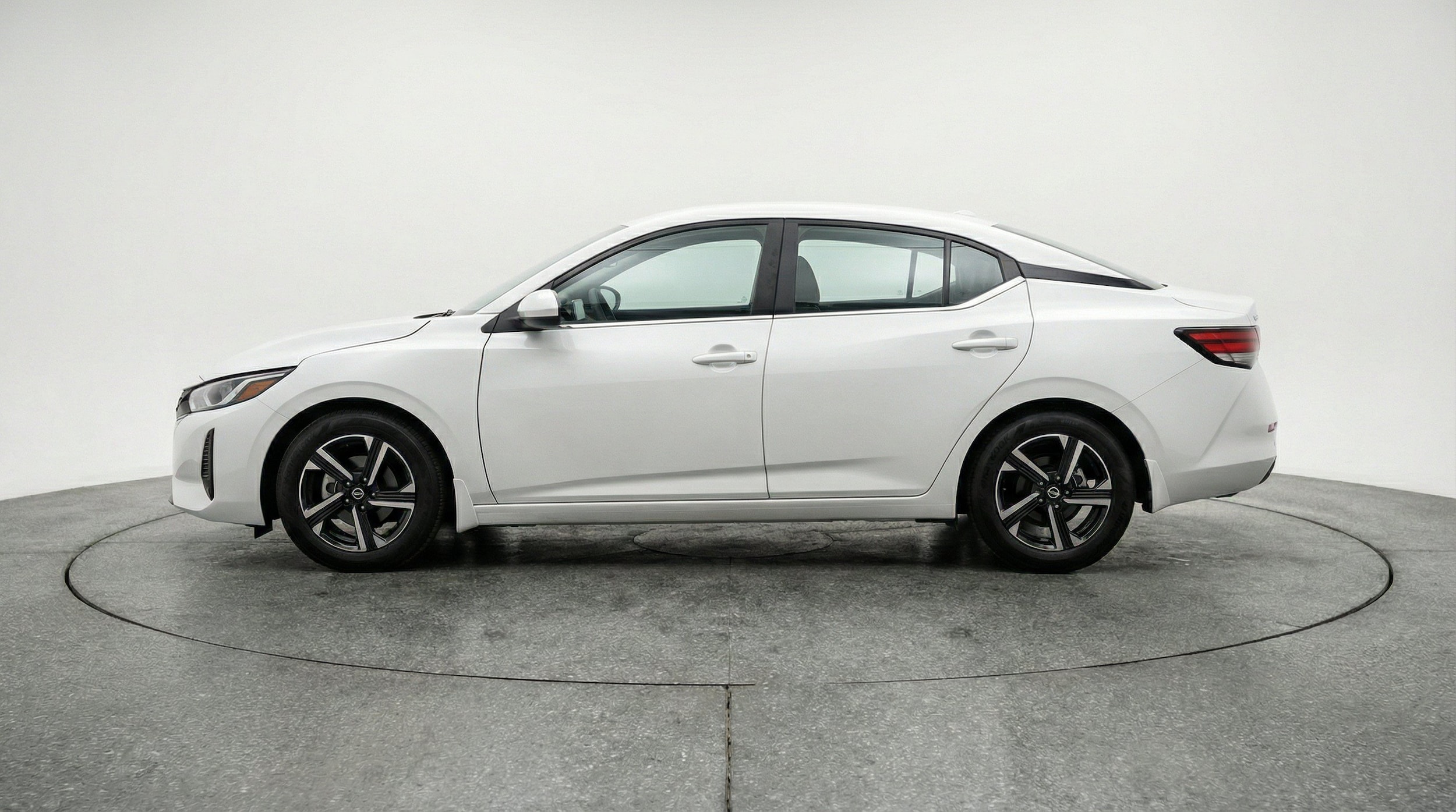 Thumbnail: 2025 Nissan Sentra - 5
