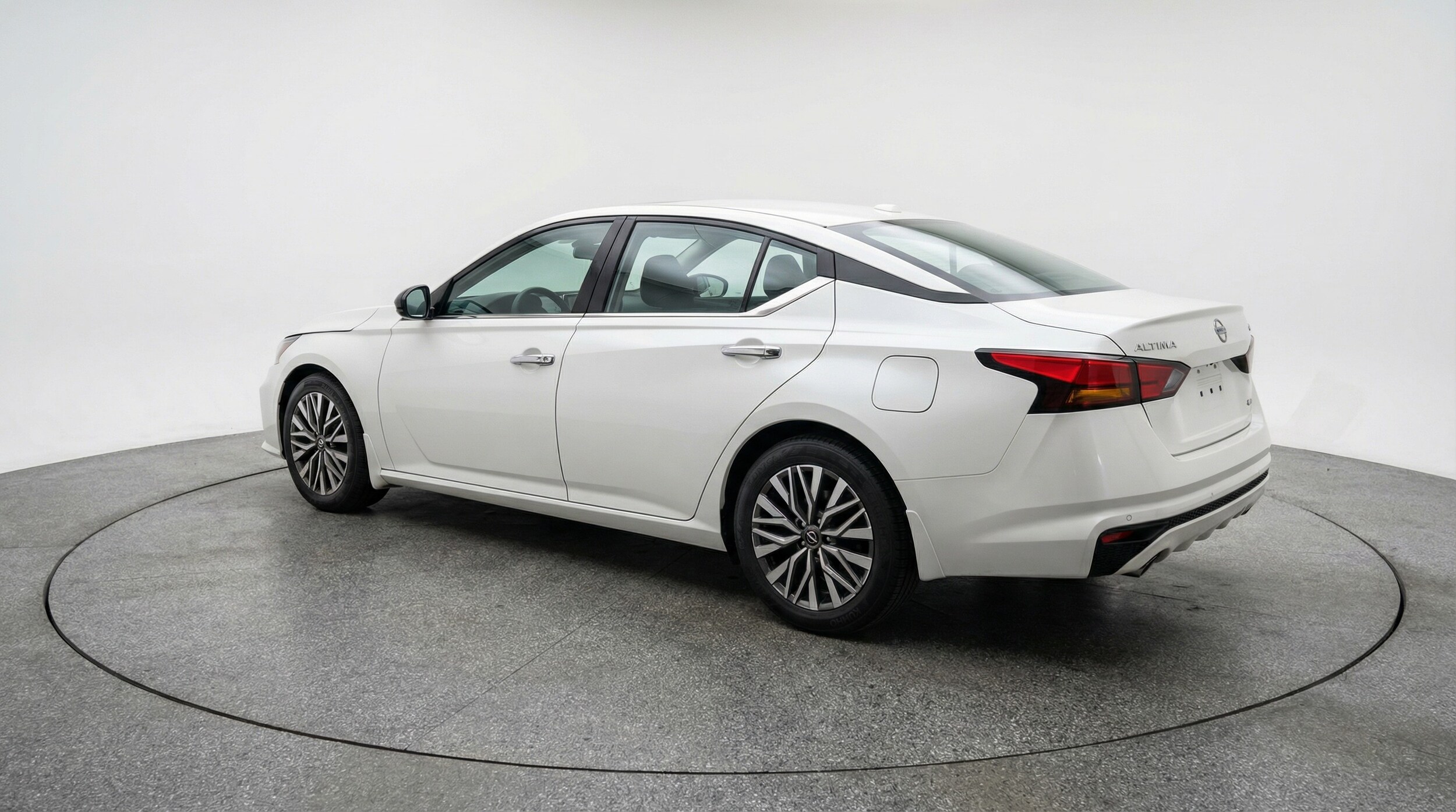 Thumbnail: 2025 Nissan Altima - 5