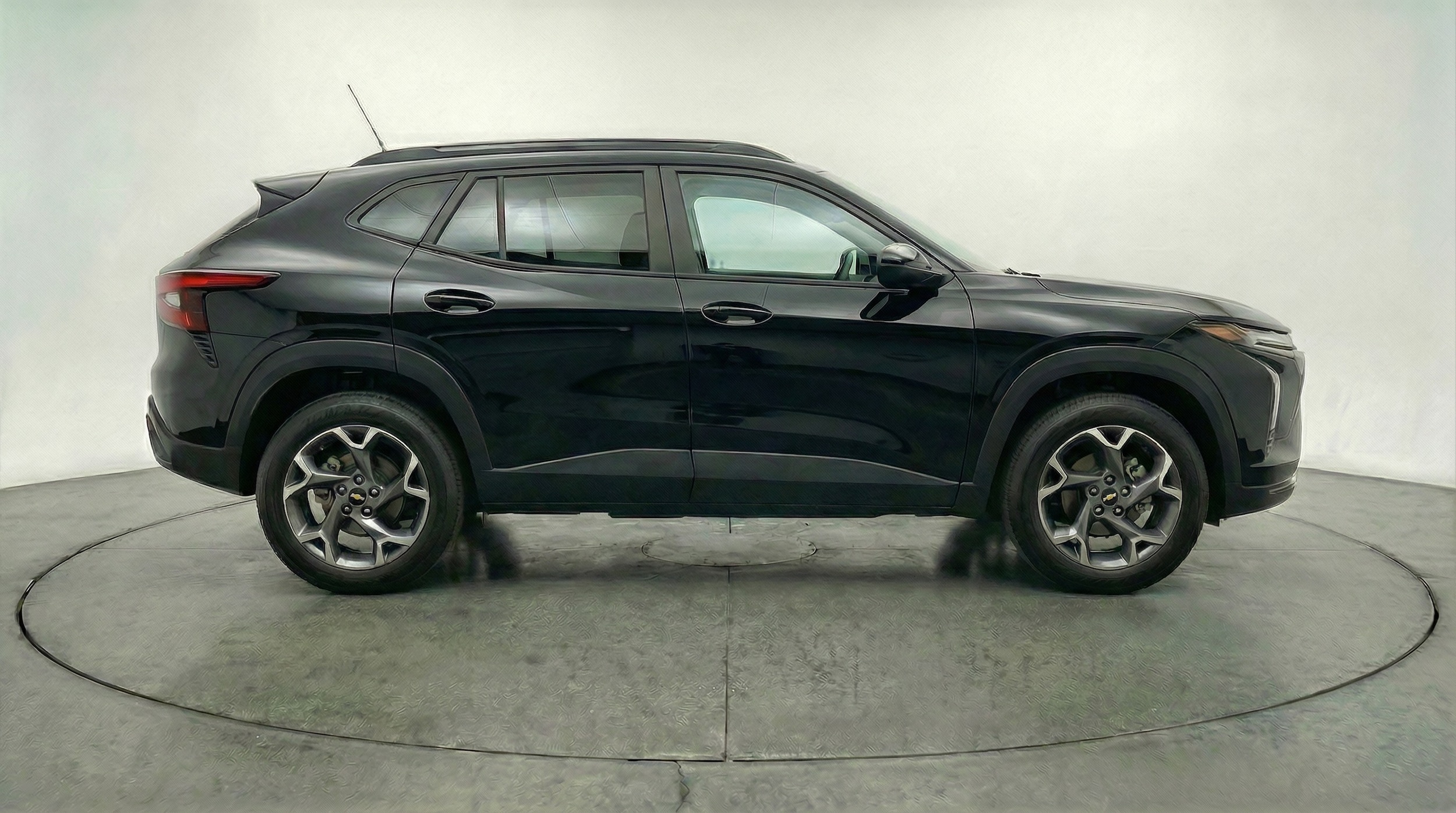 Thumbnail: 2025 Chevrolet Trax - 8