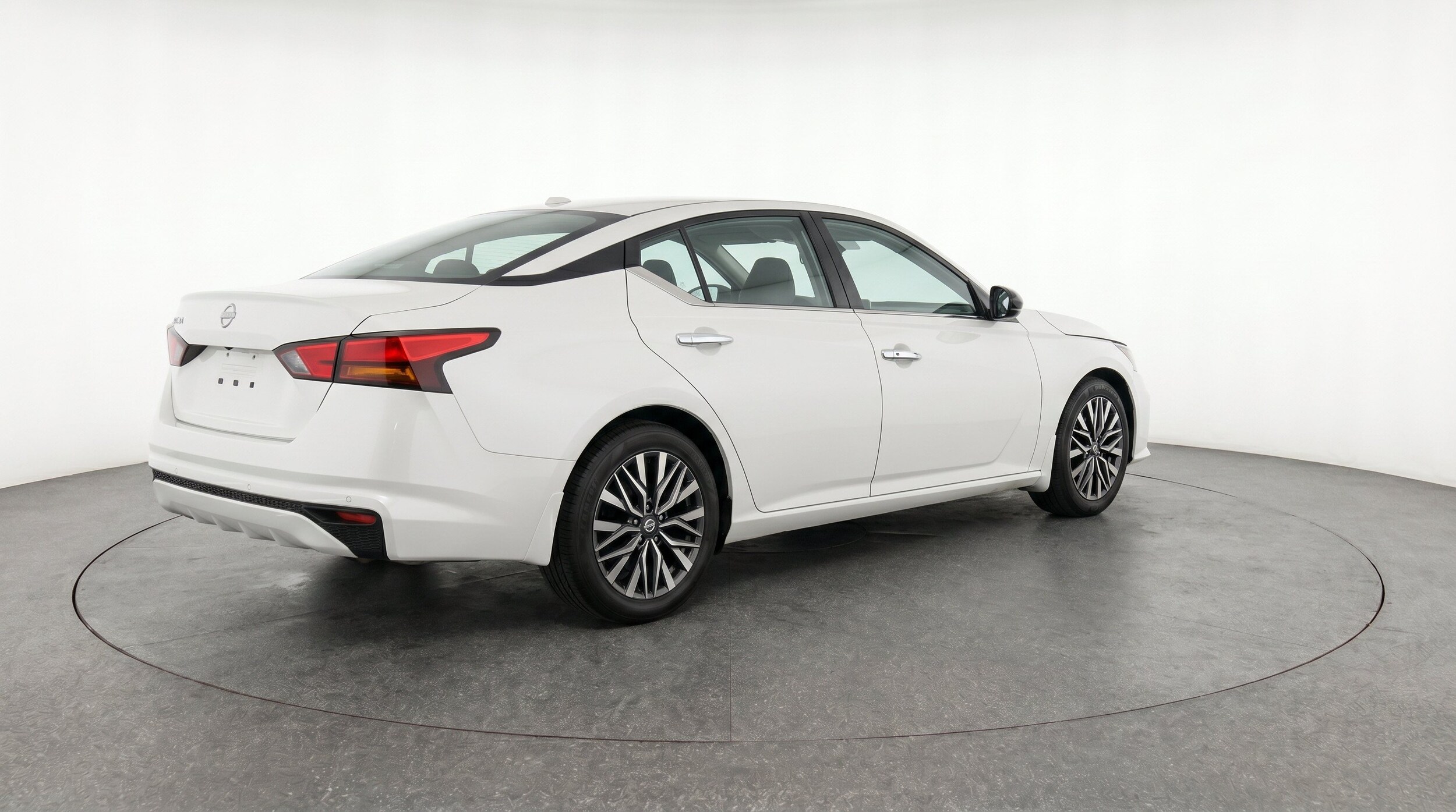 Thumbnail: 2025 Nissan Altima - 9