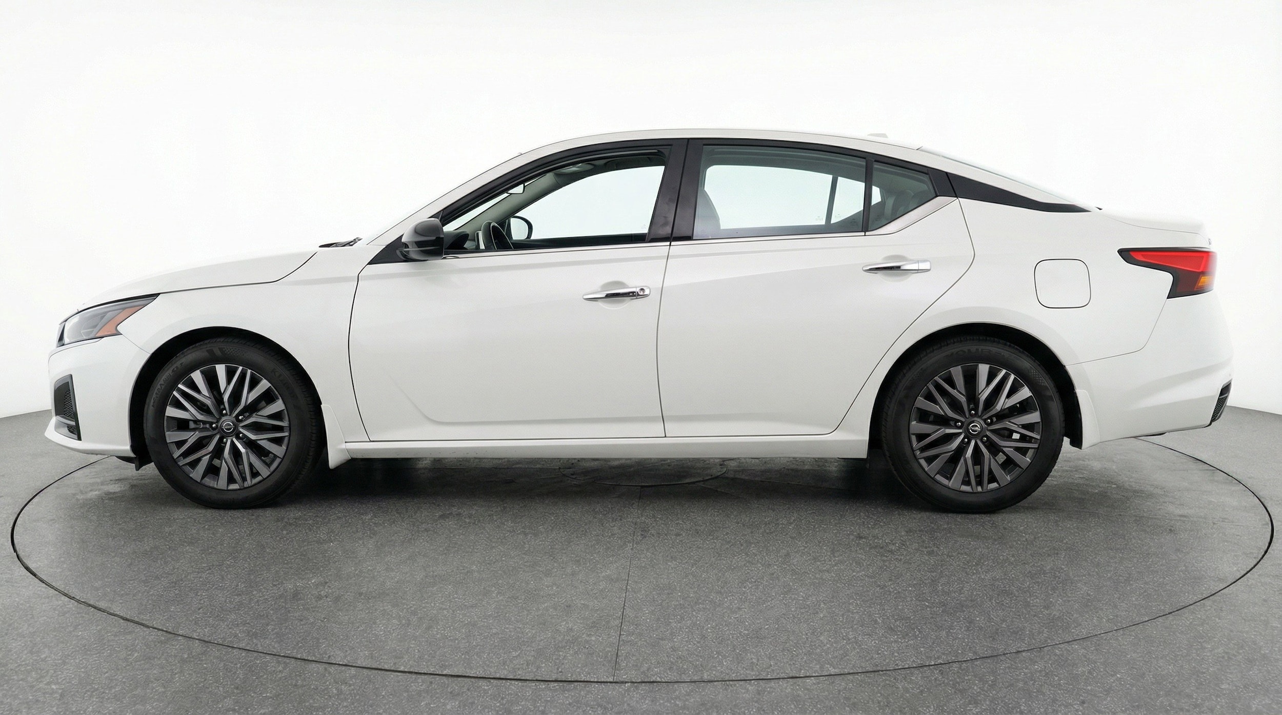 Thumbnail: 2025 Nissan Altima - 5