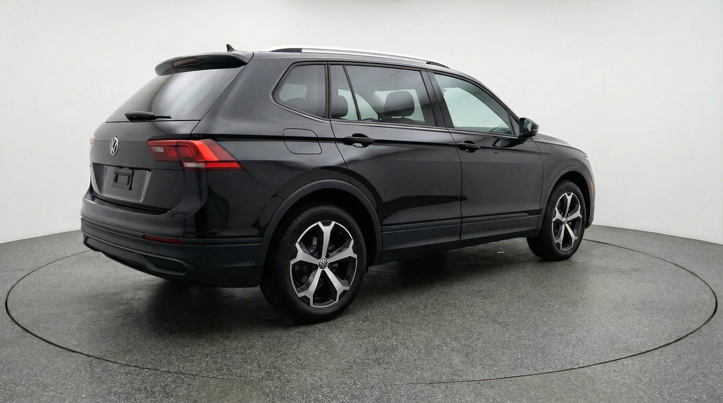 Thumbnail: 2026 Volkswagen Tiguan - 9