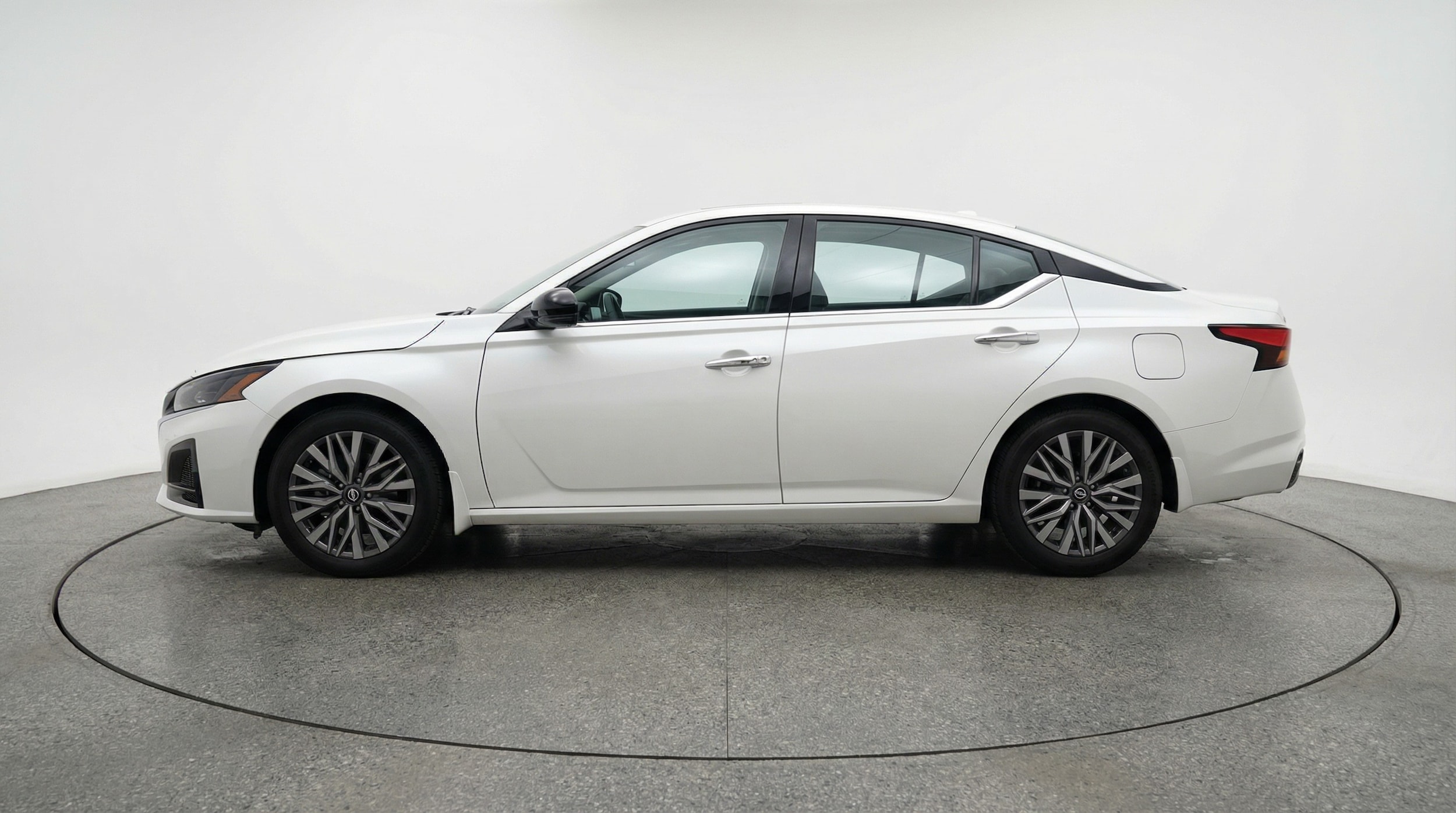 Thumbnail: 2025 Nissan Altima - 4