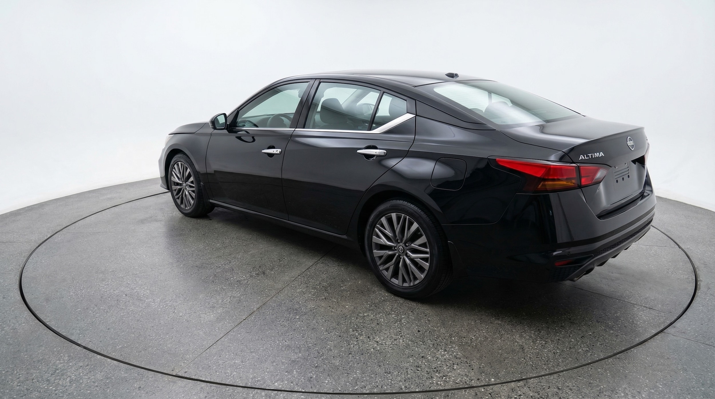 Thumbnail: 2025 Nissan Altima - 5