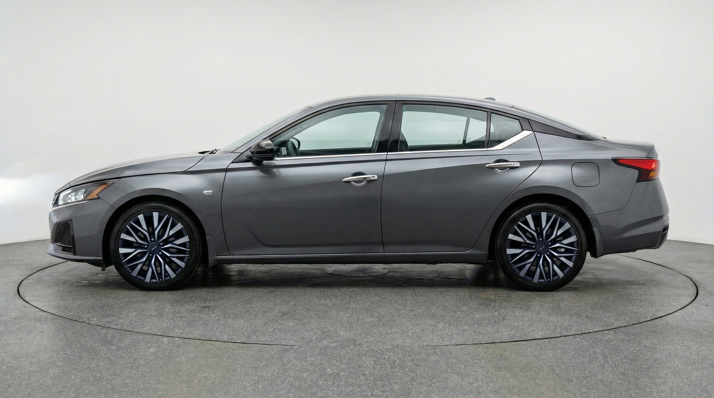 Thumbnail: 2025 Nissan Altima - 4