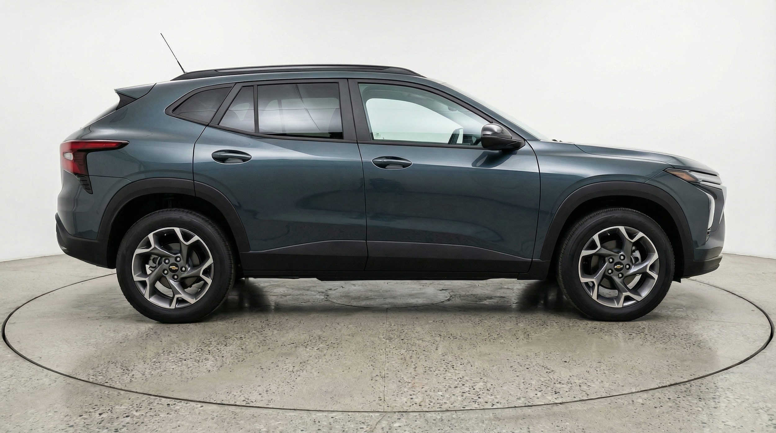 Thumbnail: 2025 Chevrolet Trax - 8