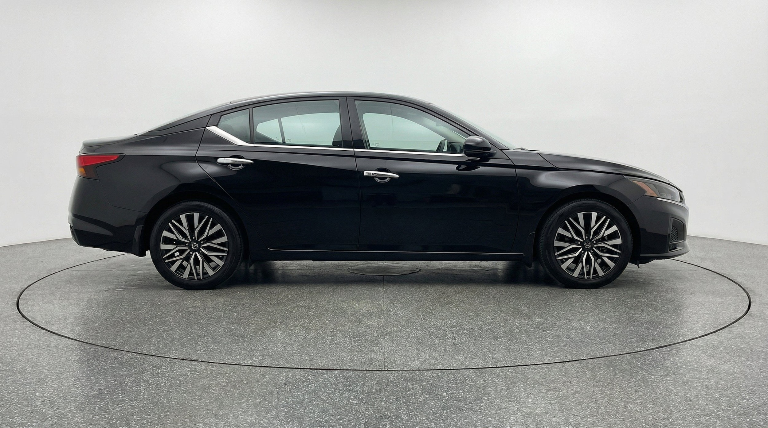 Thumbnail: 2025 Nissan Altima - 10