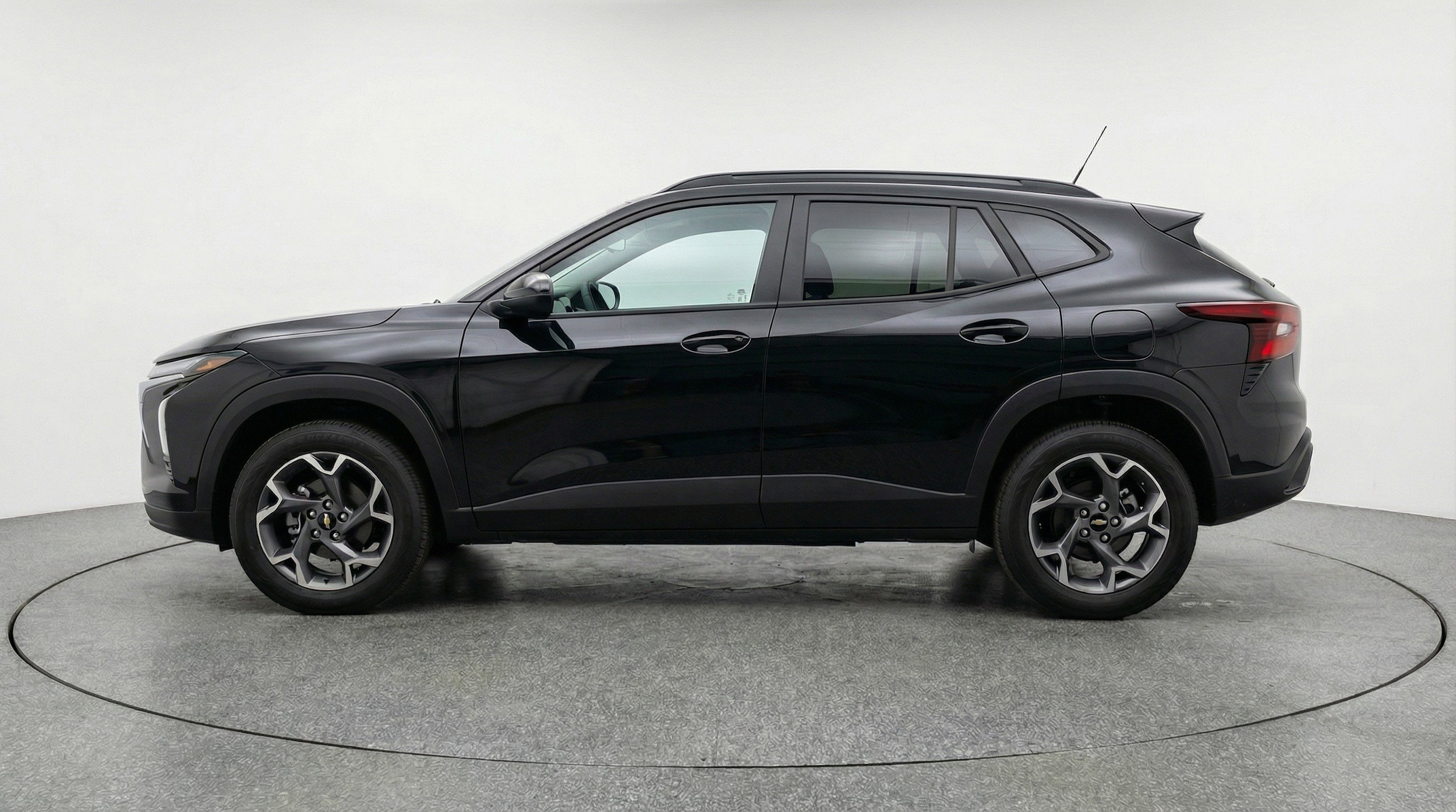 Thumbnail: 2025 Chevrolet Trax - 5