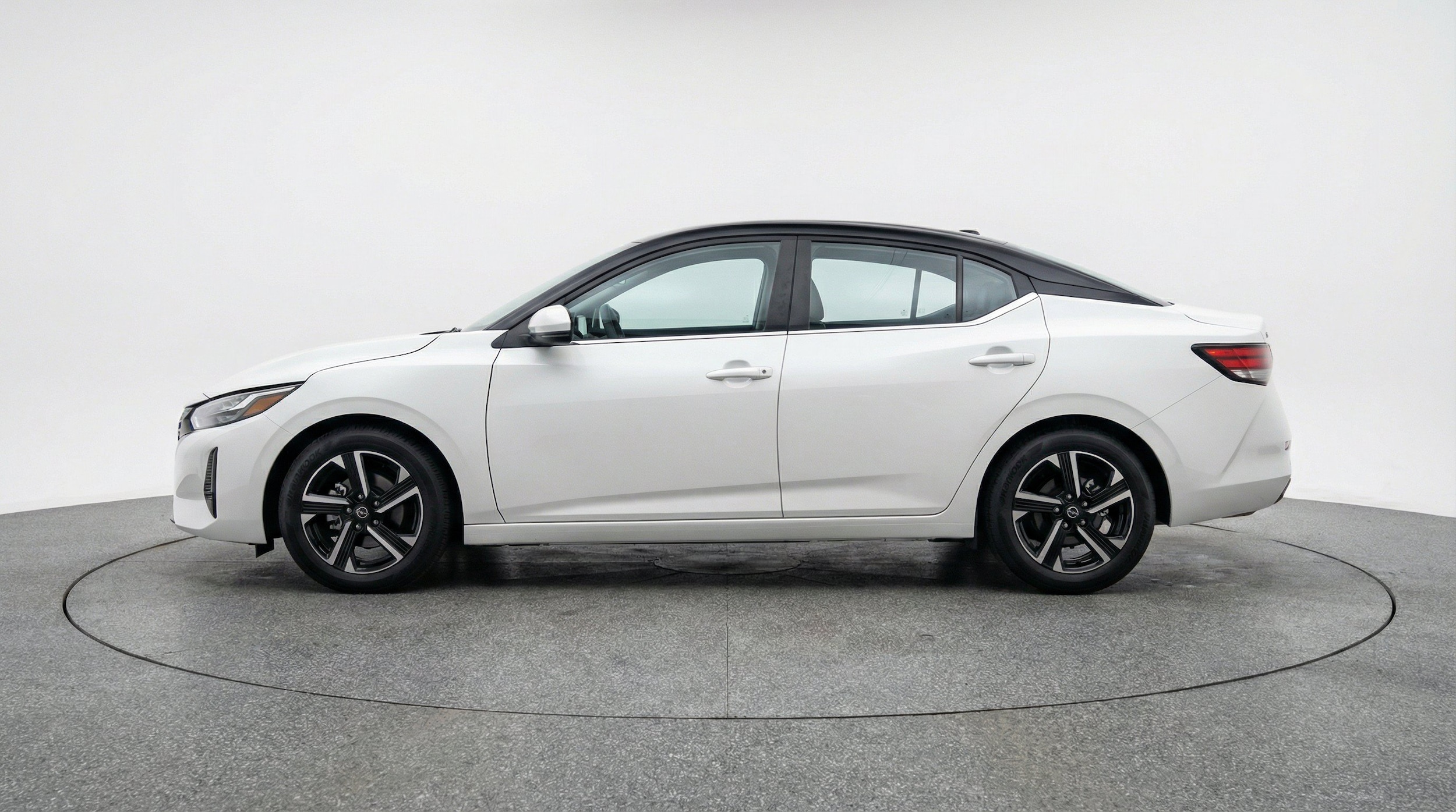 Thumbnail: 2025 Nissan Sentra - 5