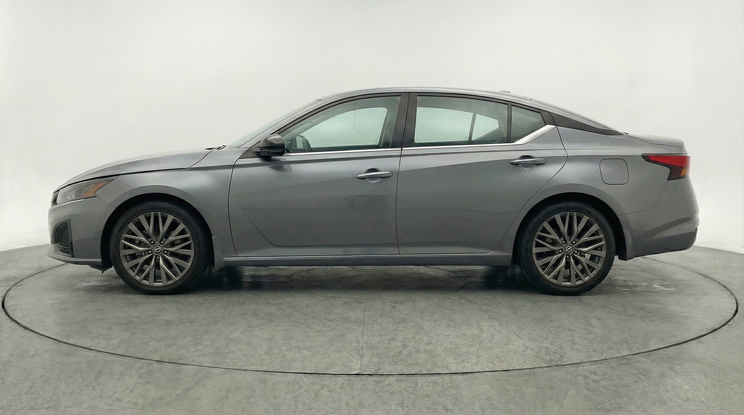 Thumbnail: 2025 Nissan Altima - 4