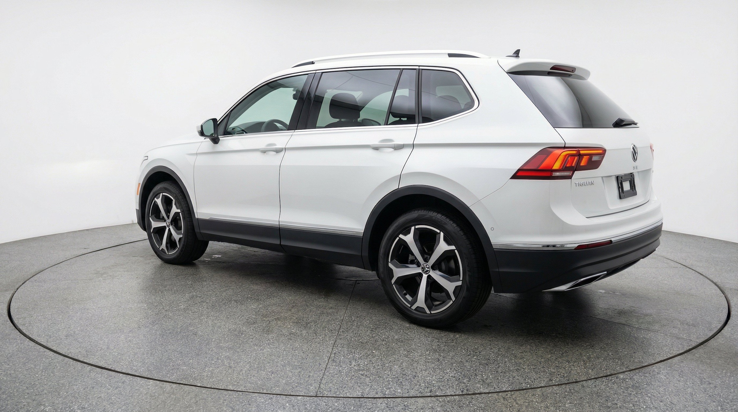 Thumbnail: 2026 Volkswagen Tiguan - 6