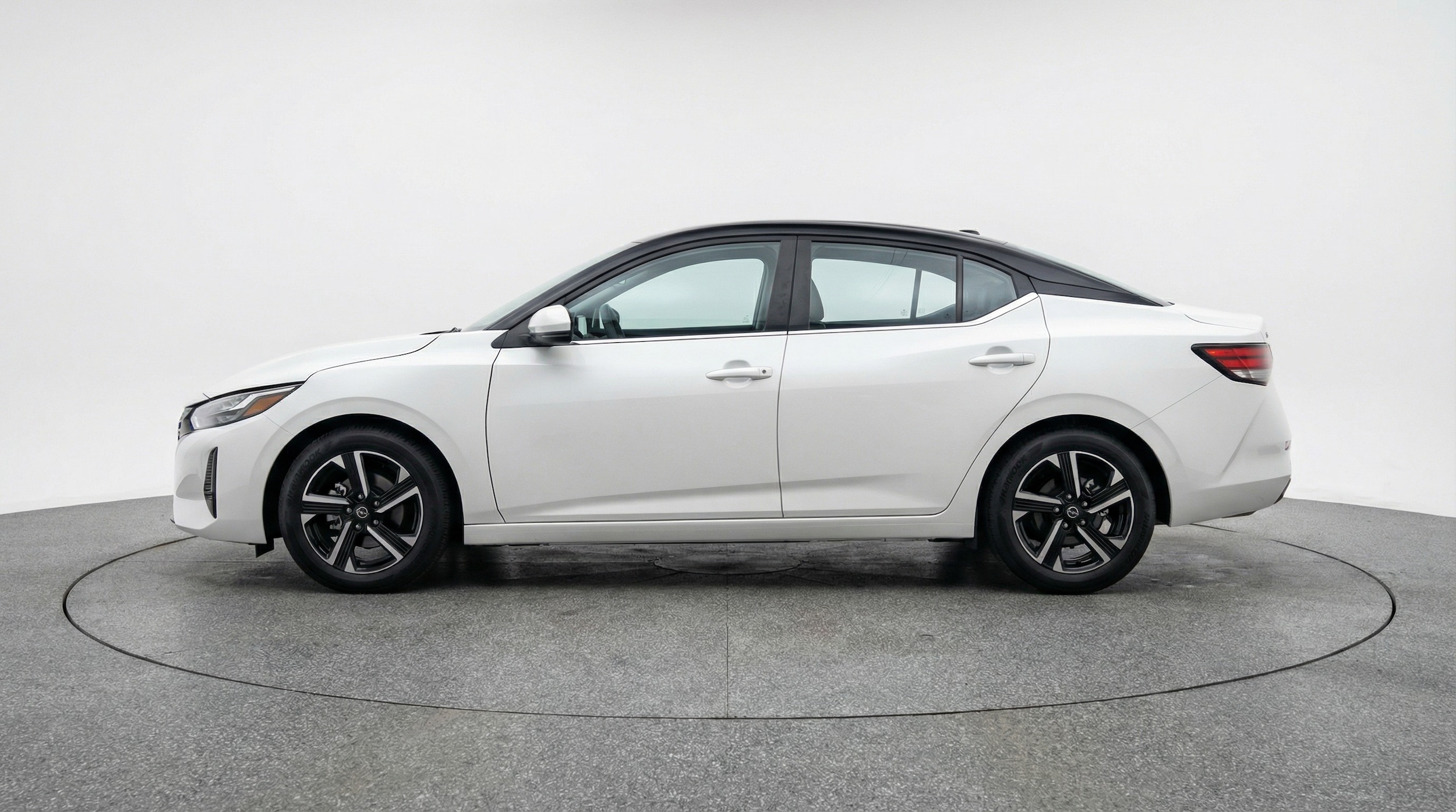 Thumbnail: 2025 Nissan Sentra - 4