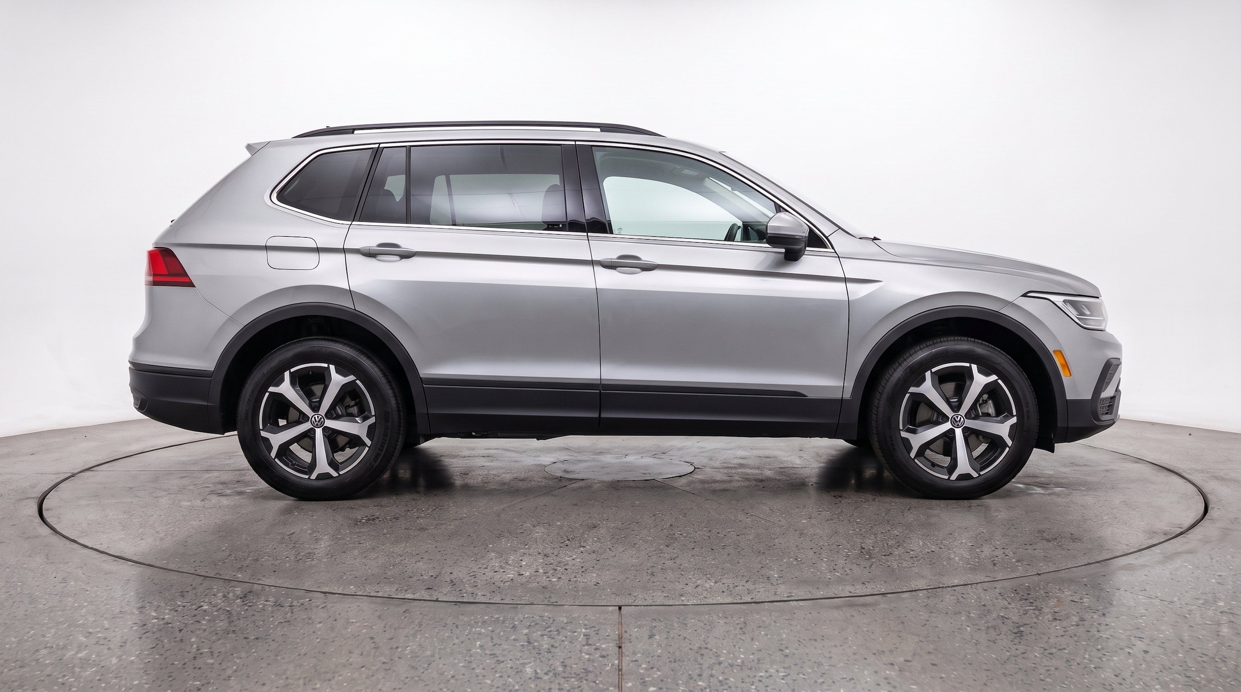 Thumbnail: 2026 Volkswagen Tiguan - 10