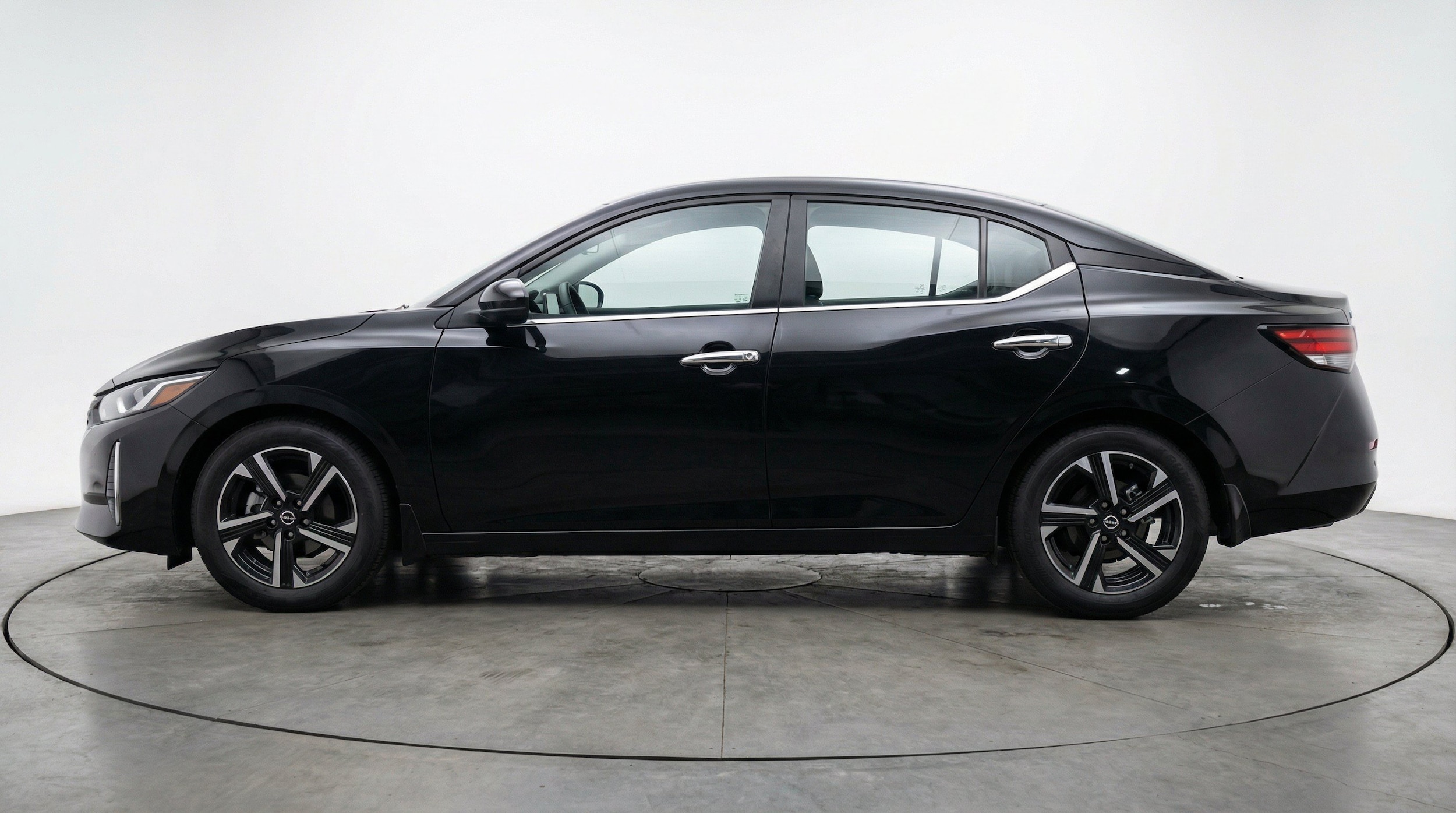 Thumbnail: 2025 Nissan Sentra - 5