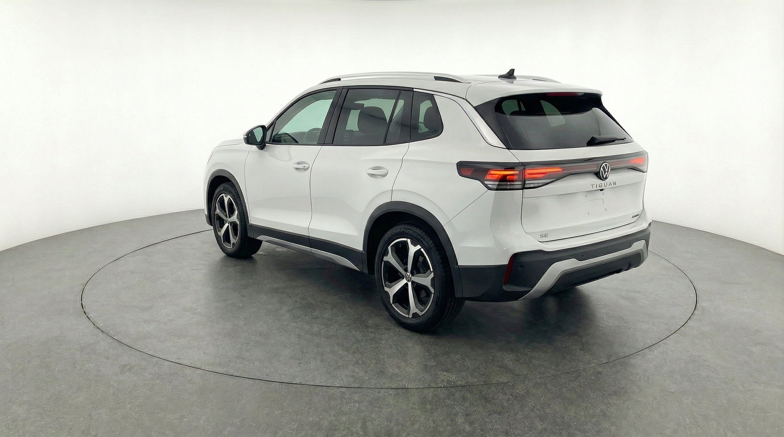 Thumbnail: 2026 Volkswagen Tiguan - 6