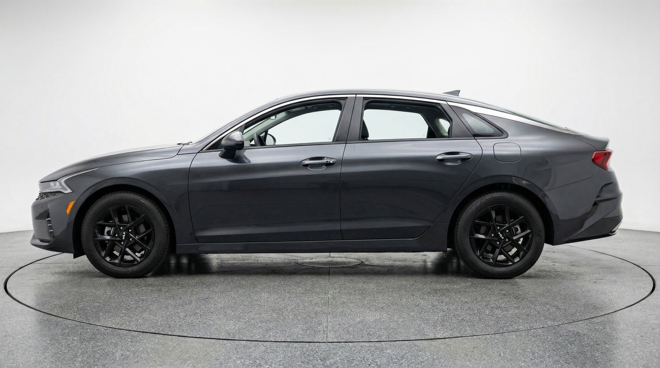 Thumbnail: 2025 Kia K5 - 5