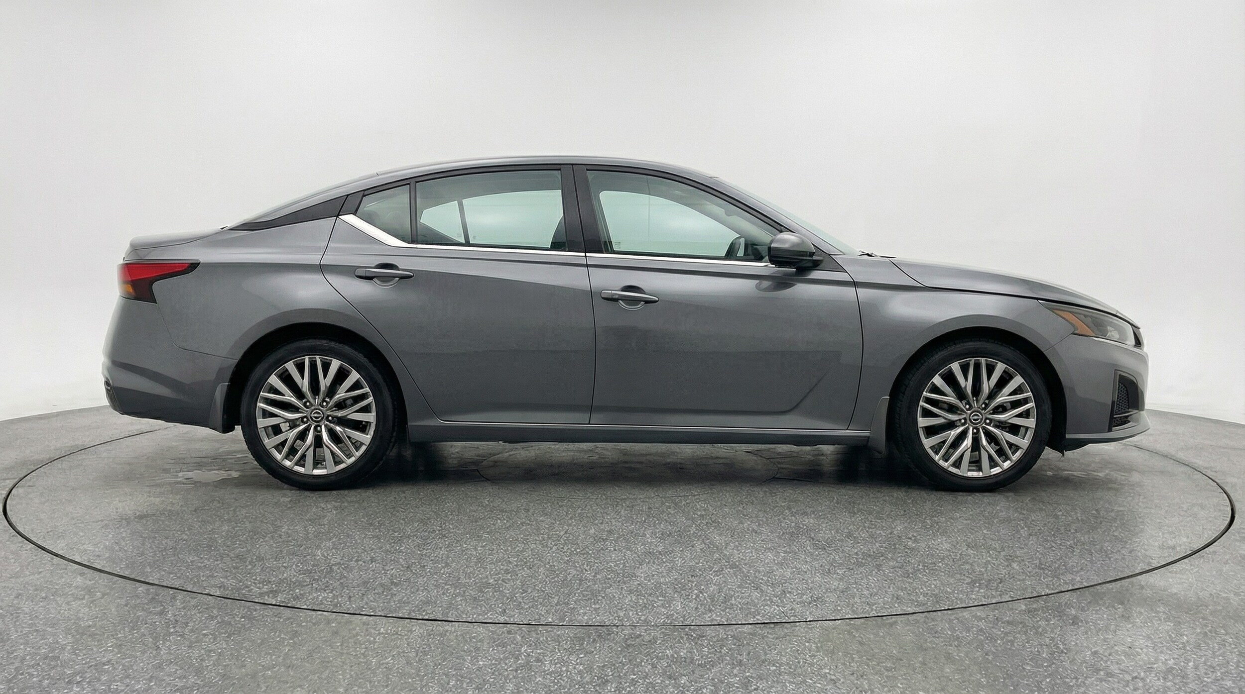 Thumbnail: 2025 Nissan Altima - 8