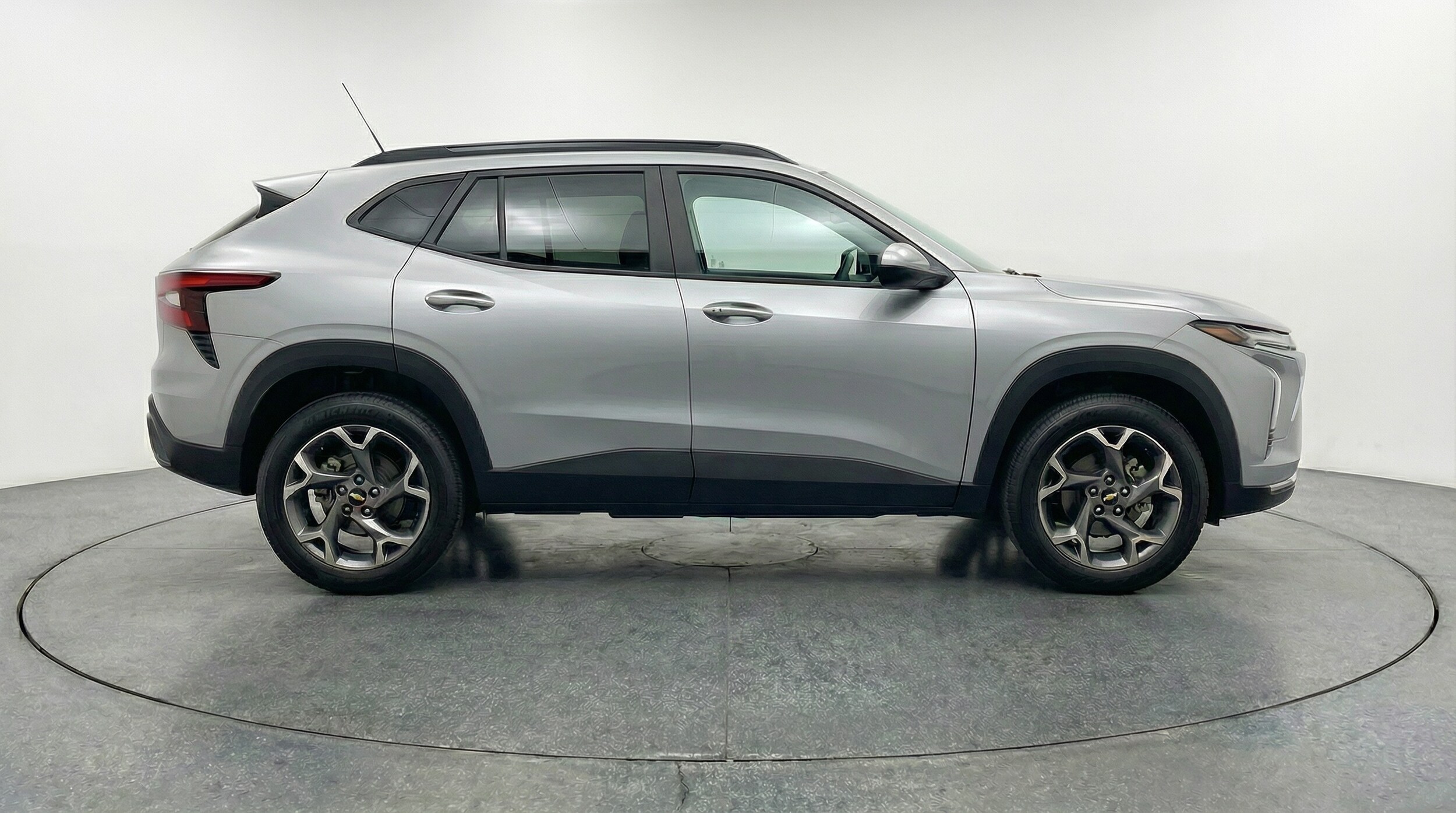 Thumbnail: 2025 Chevrolet Trax - 8