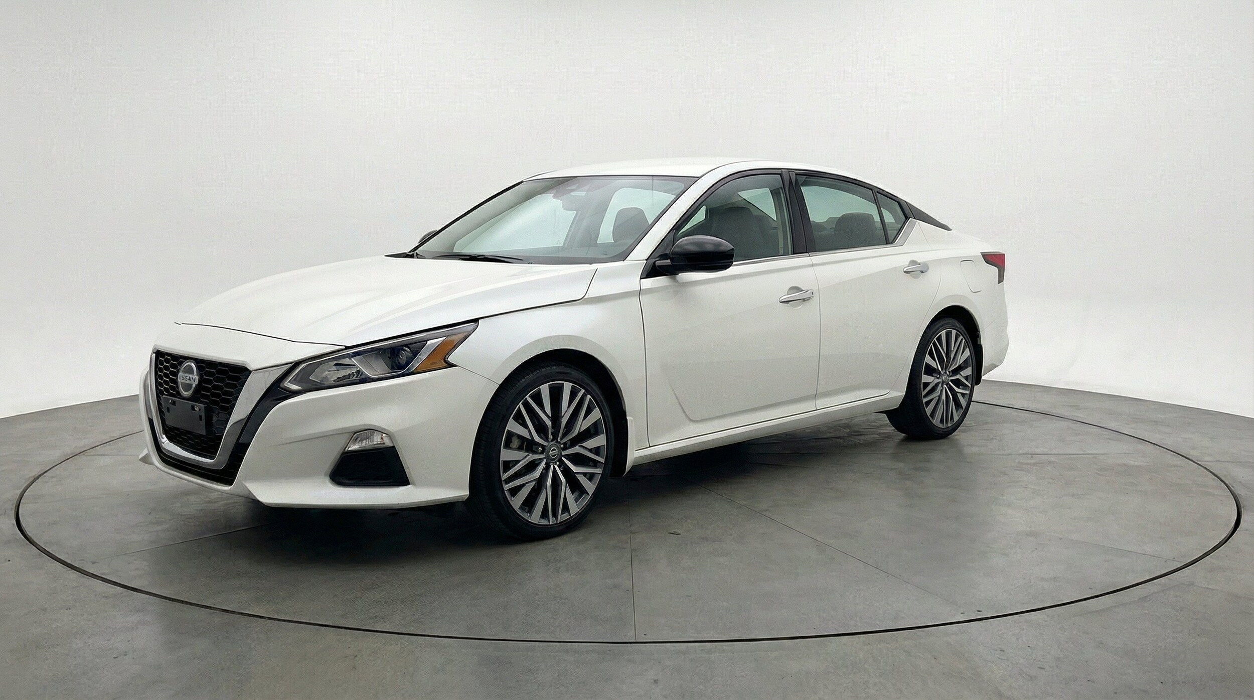 Thumbnail: 2025 Nissan Altima - 3
