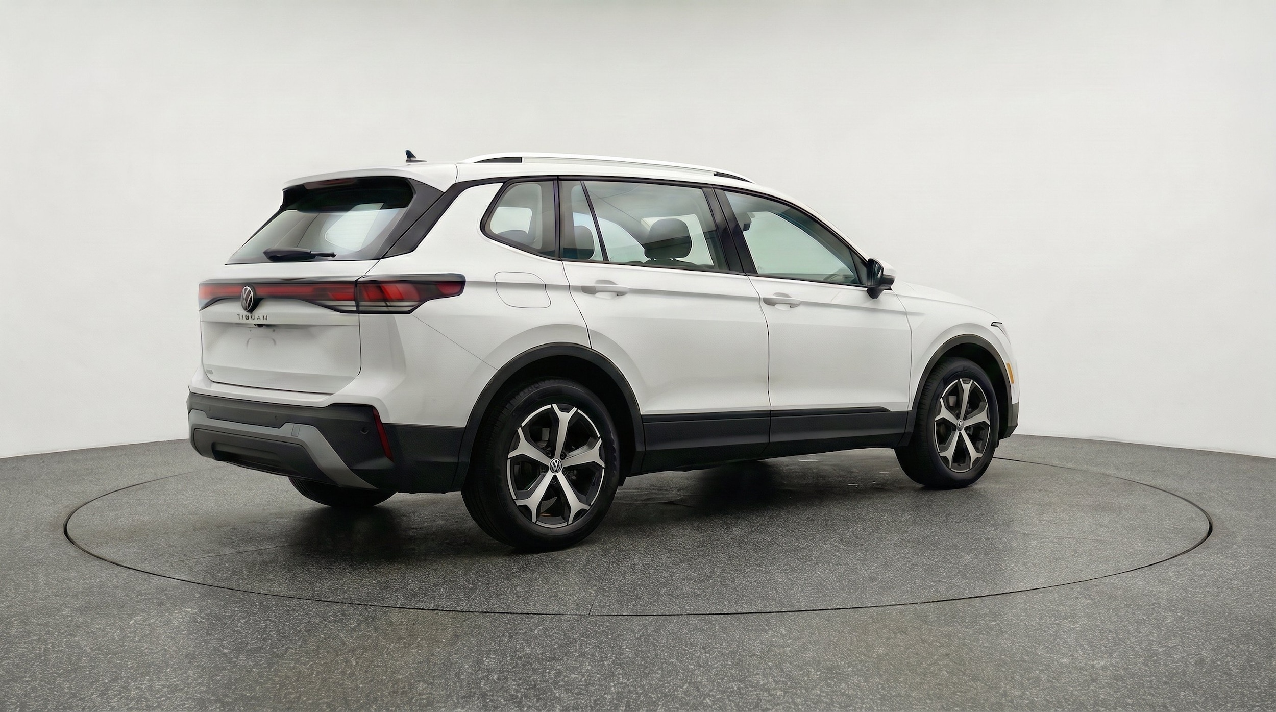 Thumbnail: 2026 Volkswagen Tiguan - 9