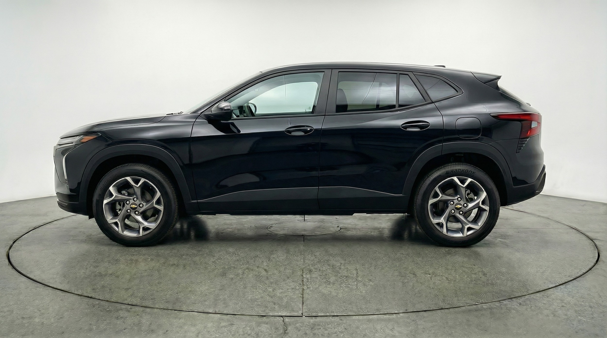 Thumbnail: 2025 Chevrolet Trax - 4