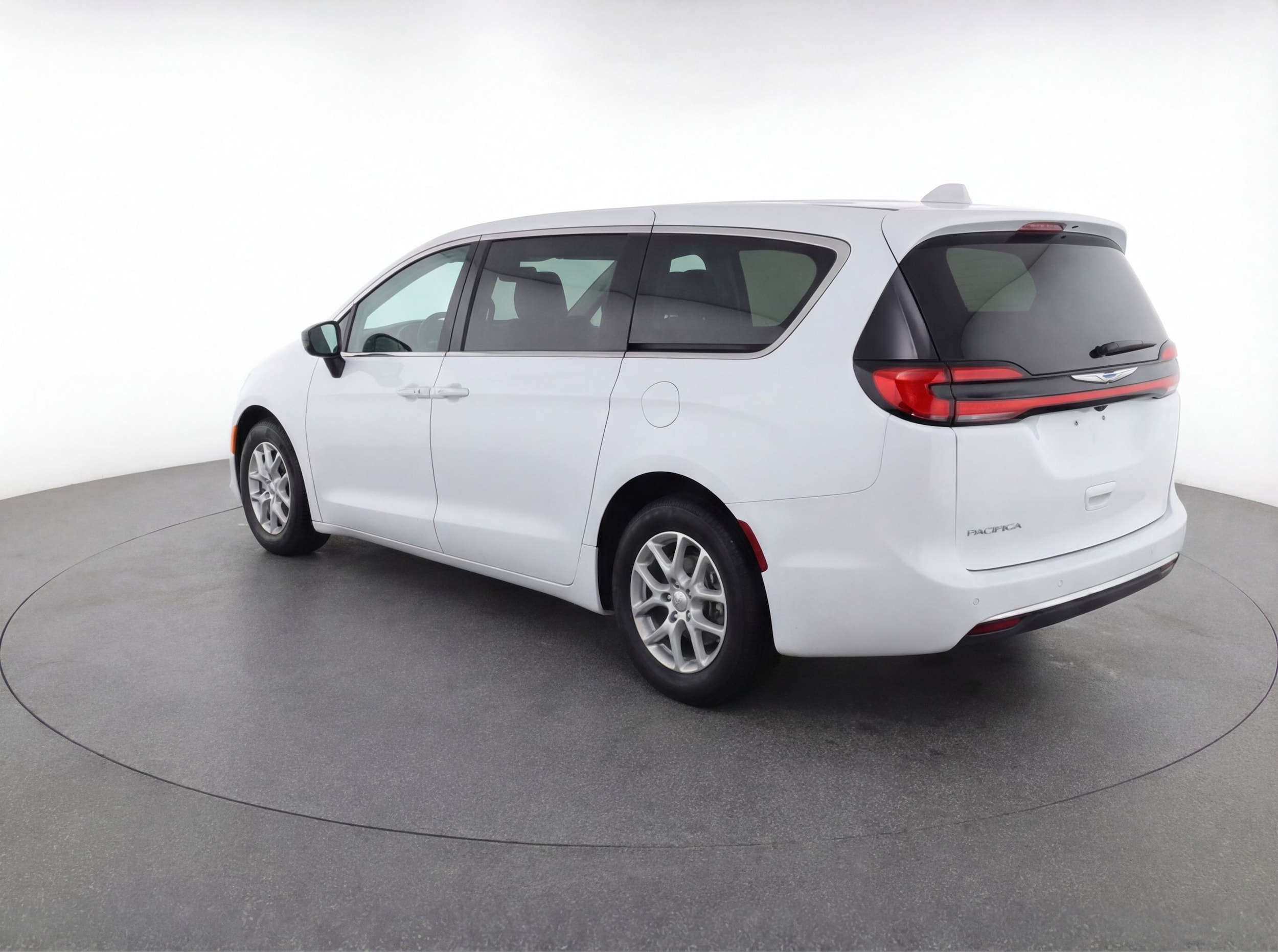Thumbnail: 2024 Chrysler Pacifica - 5