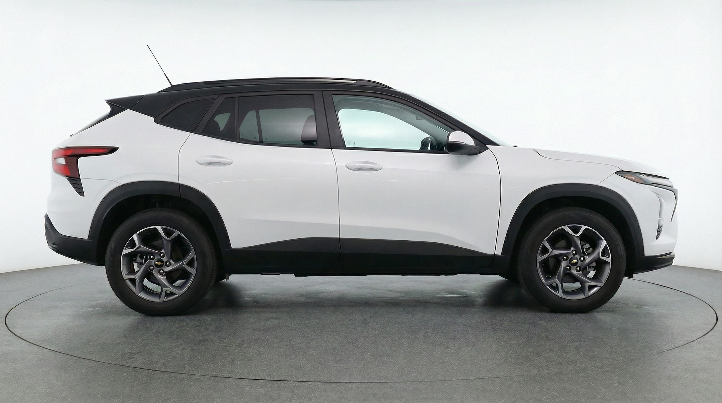 Thumbnail: 2025 Chevrolet Trax - 8