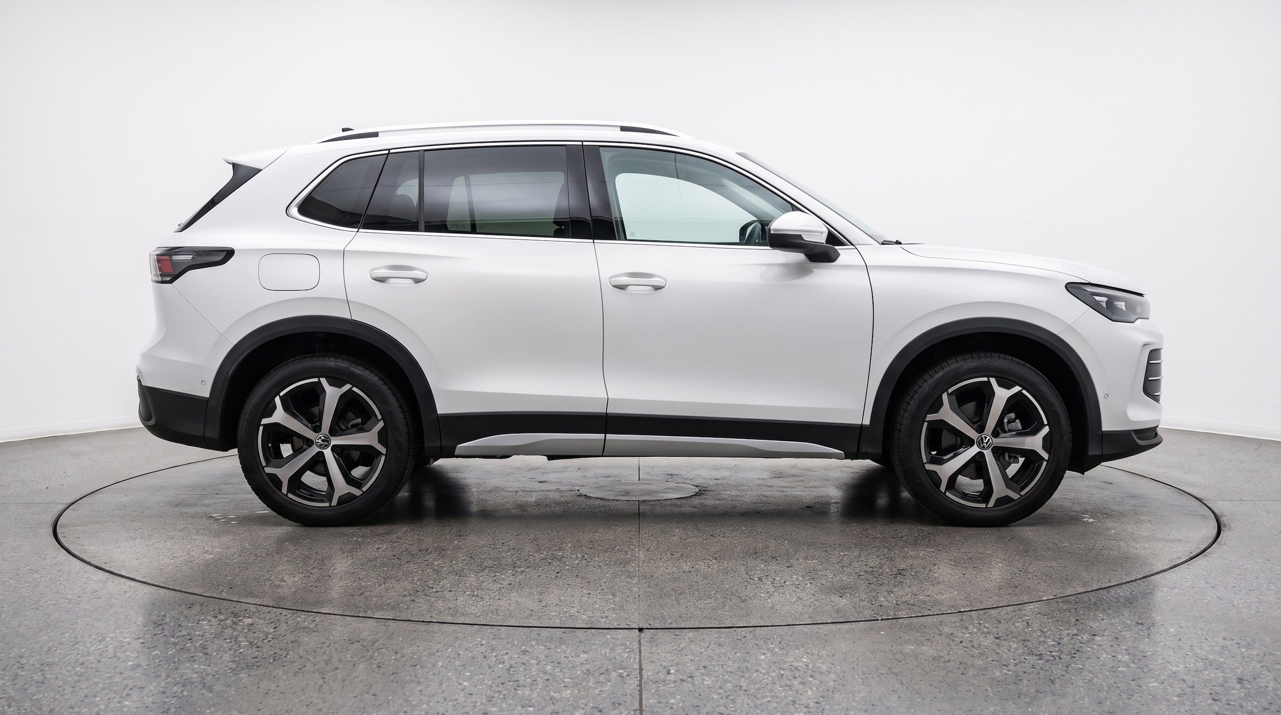 Thumbnail: 2026 Volkswagen Tiguan - 11