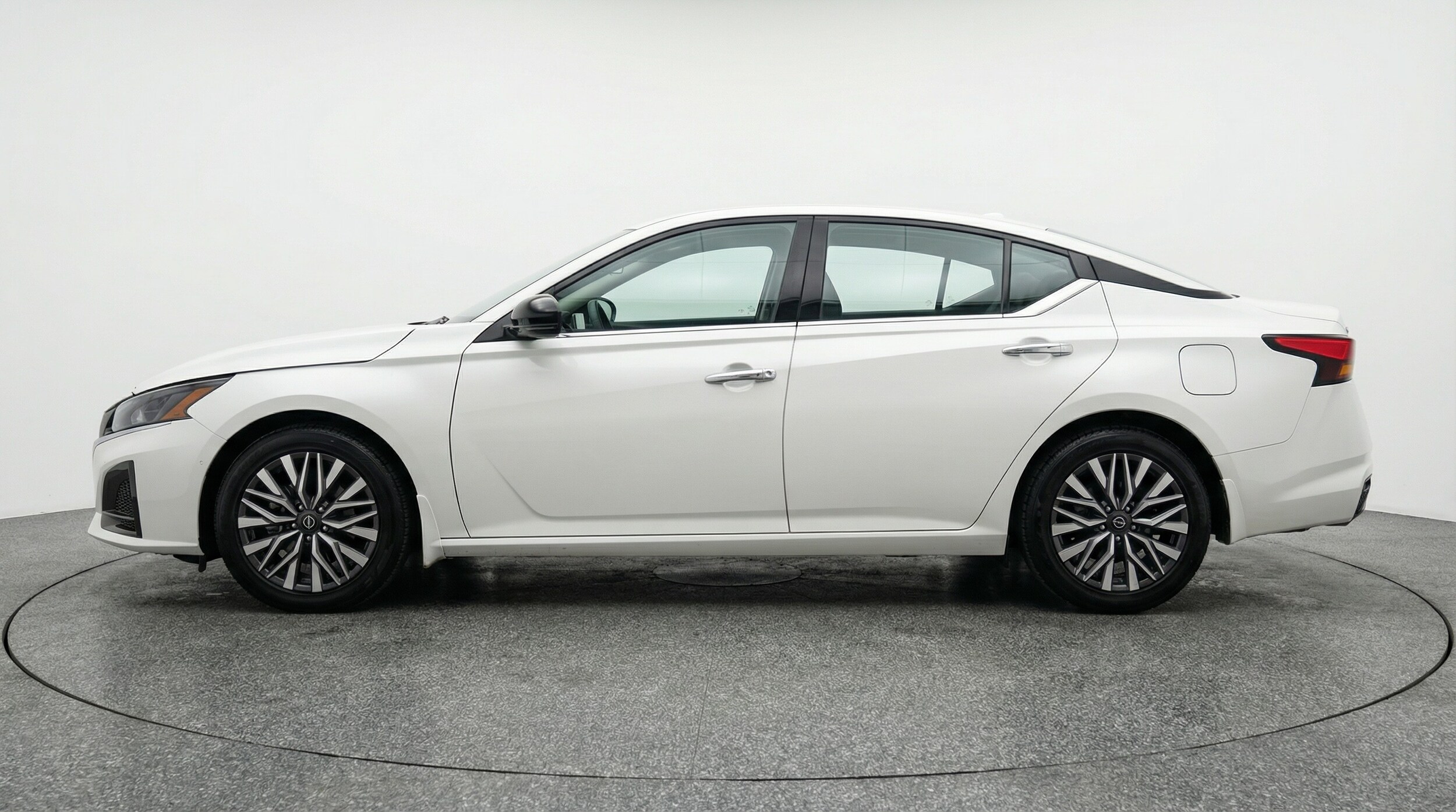 Thumbnail: 2025 Nissan Altima - 4