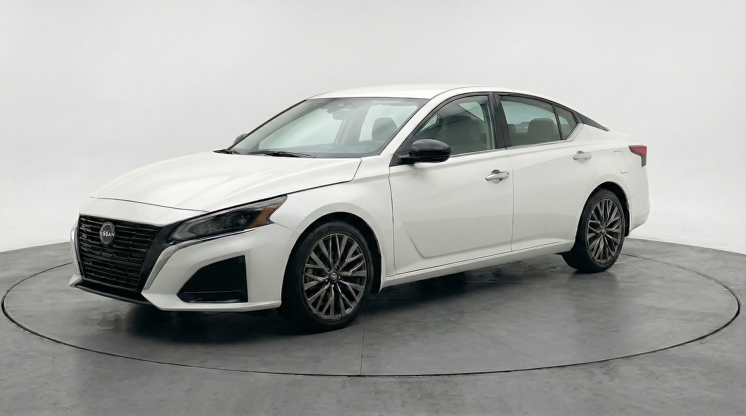 Thumbnail: 2025 Nissan Altima - 3