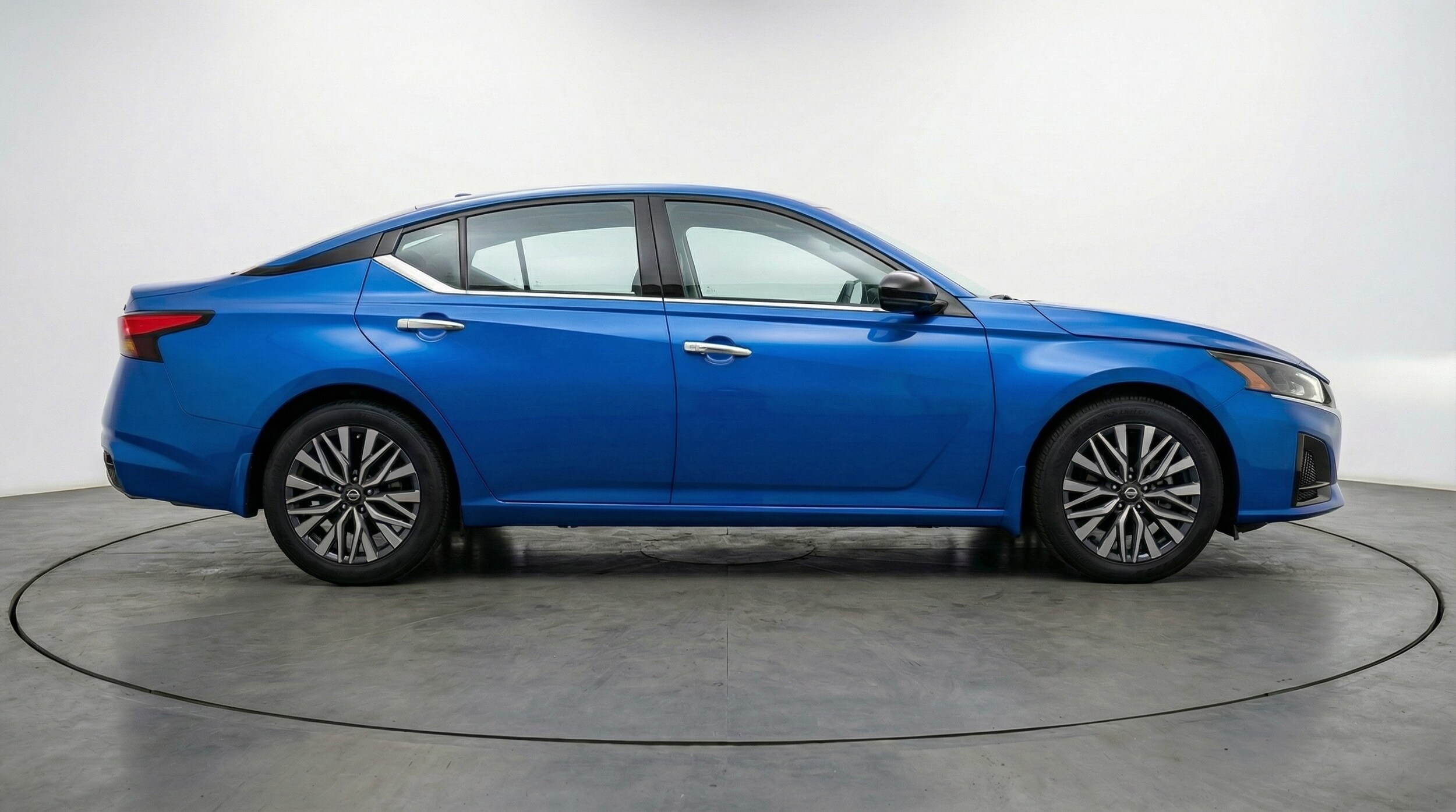 Thumbnail: 2025 Nissan Altima - 8