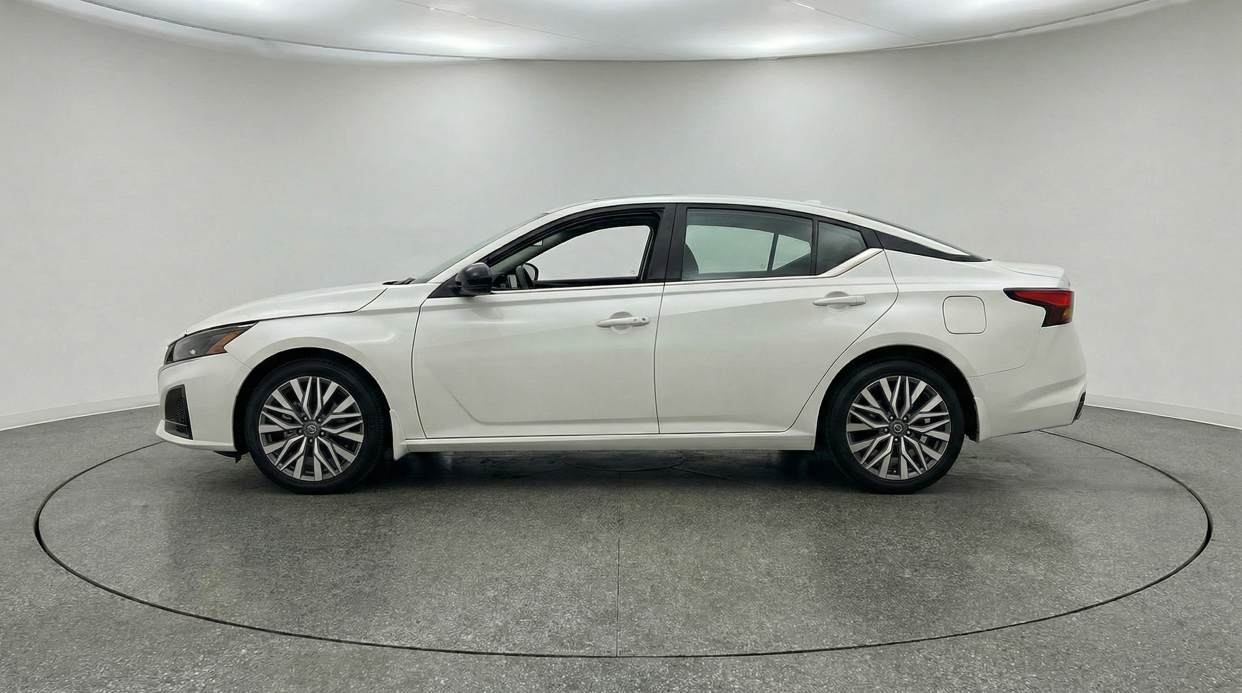 Thumbnail: 2025 Nissan Altima - 4