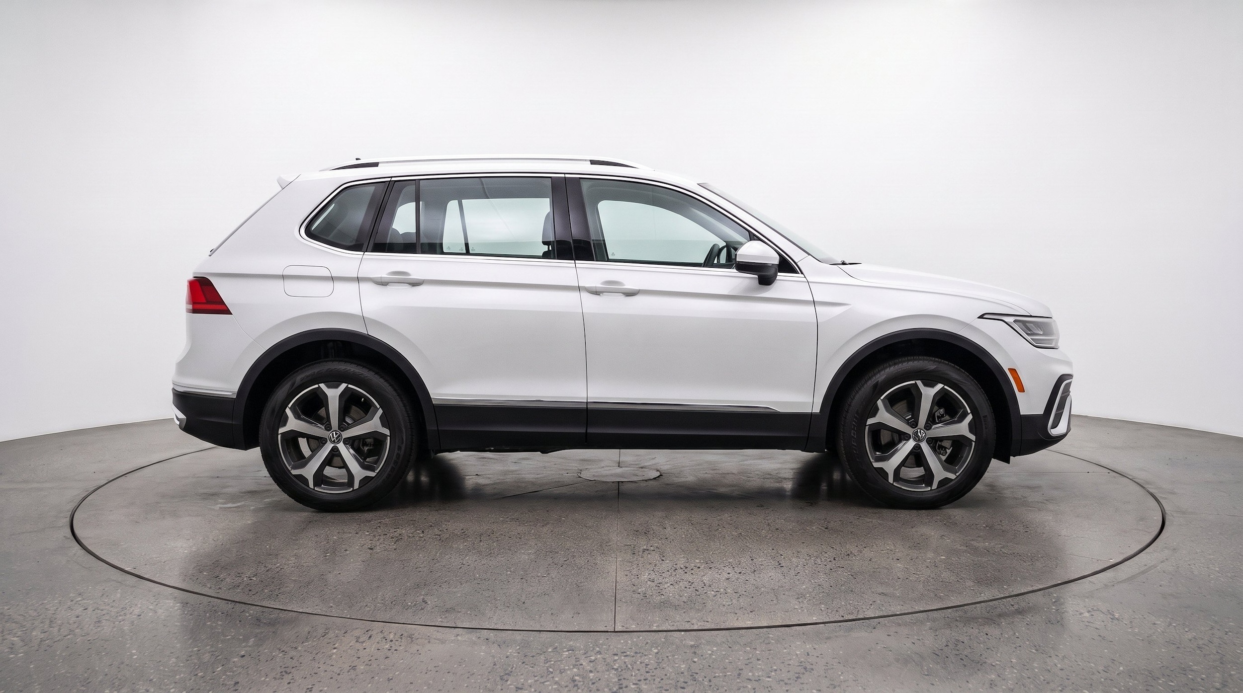 Thumbnail: 2026 Volkswagen Tiguan - 10