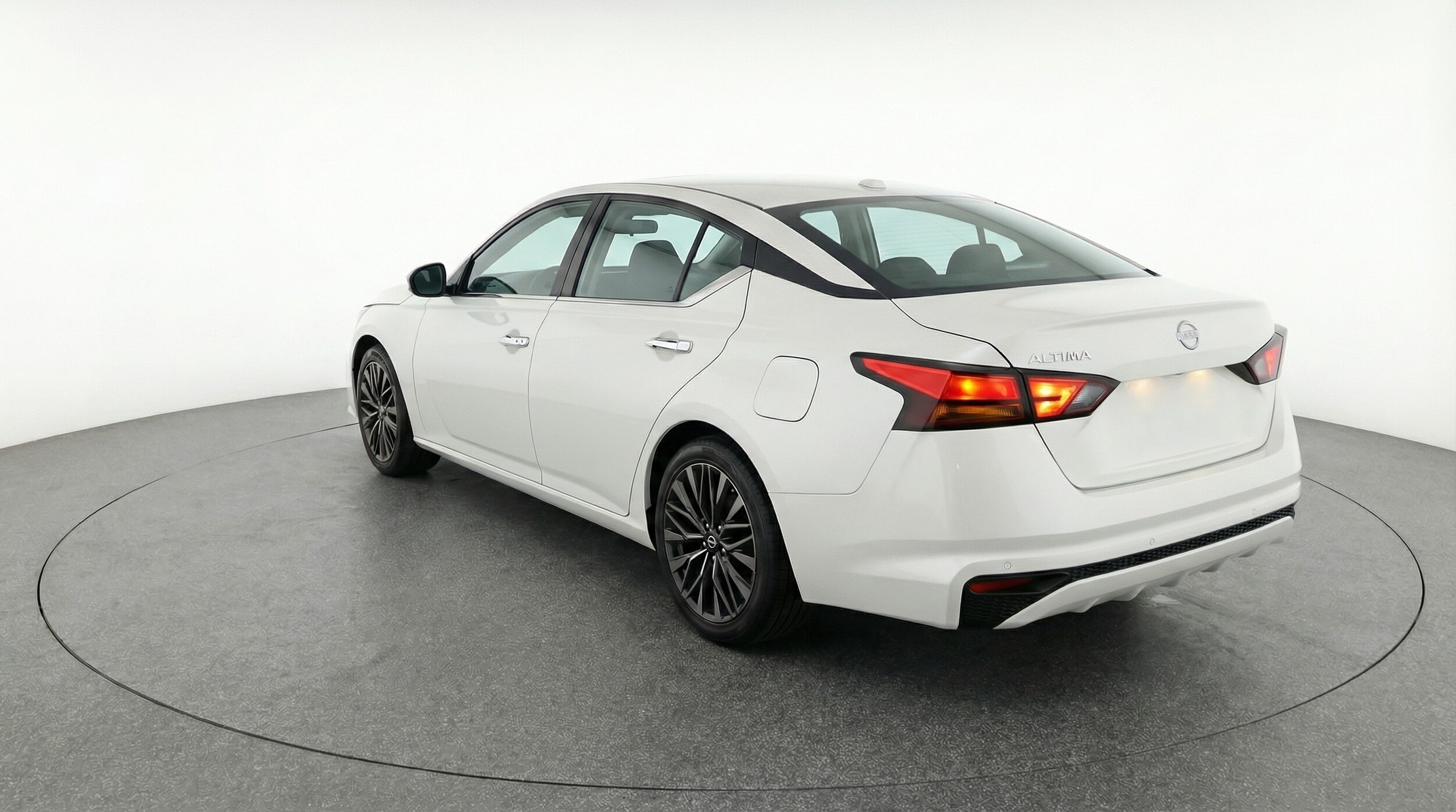 Thumbnail: 2025 Nissan Altima - 5