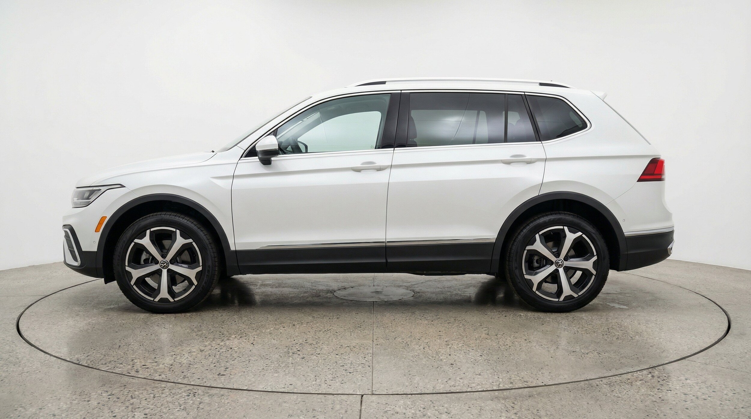 Thumbnail: 2026 Volkswagen Tiguan - 5
