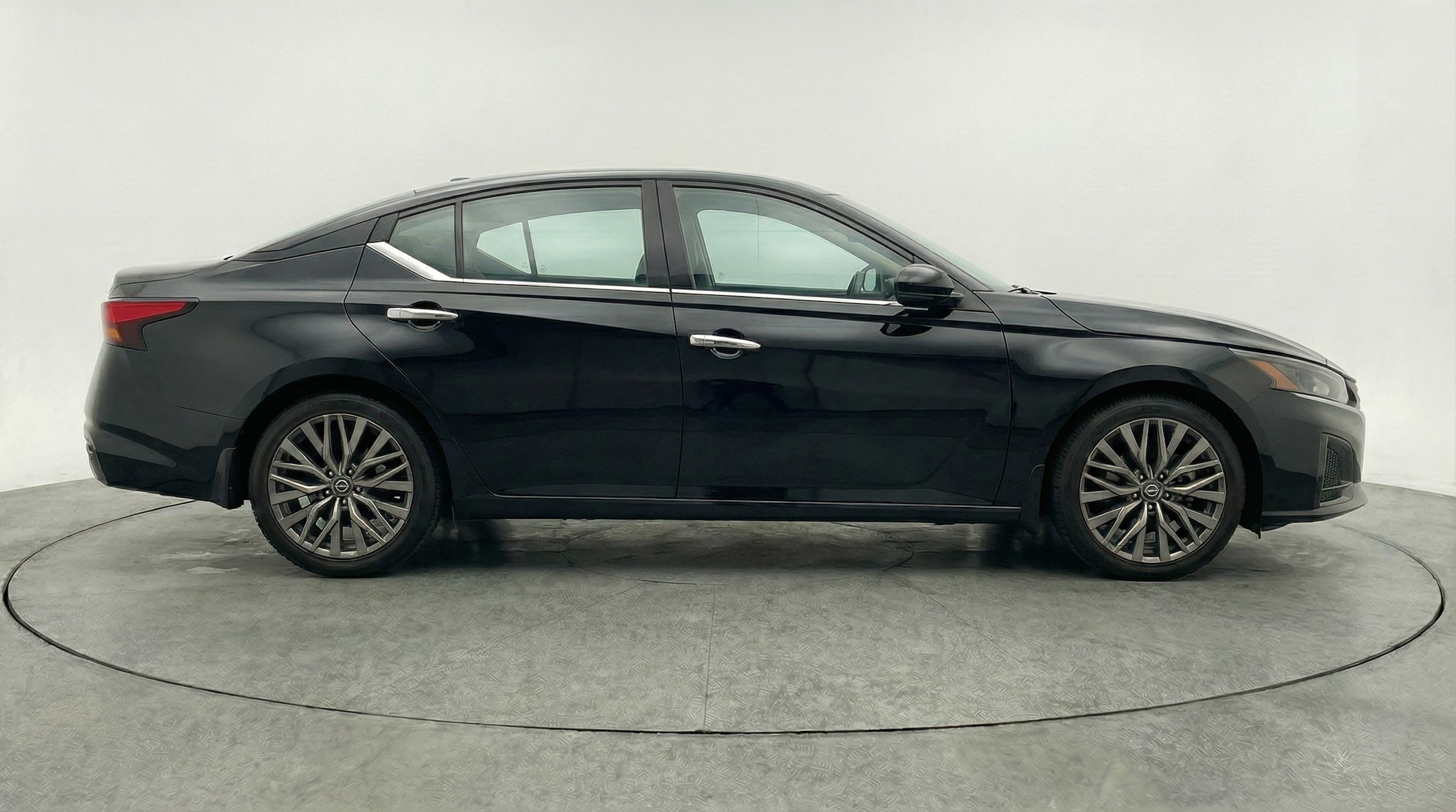 Thumbnail: 2025 Nissan Altima - 8