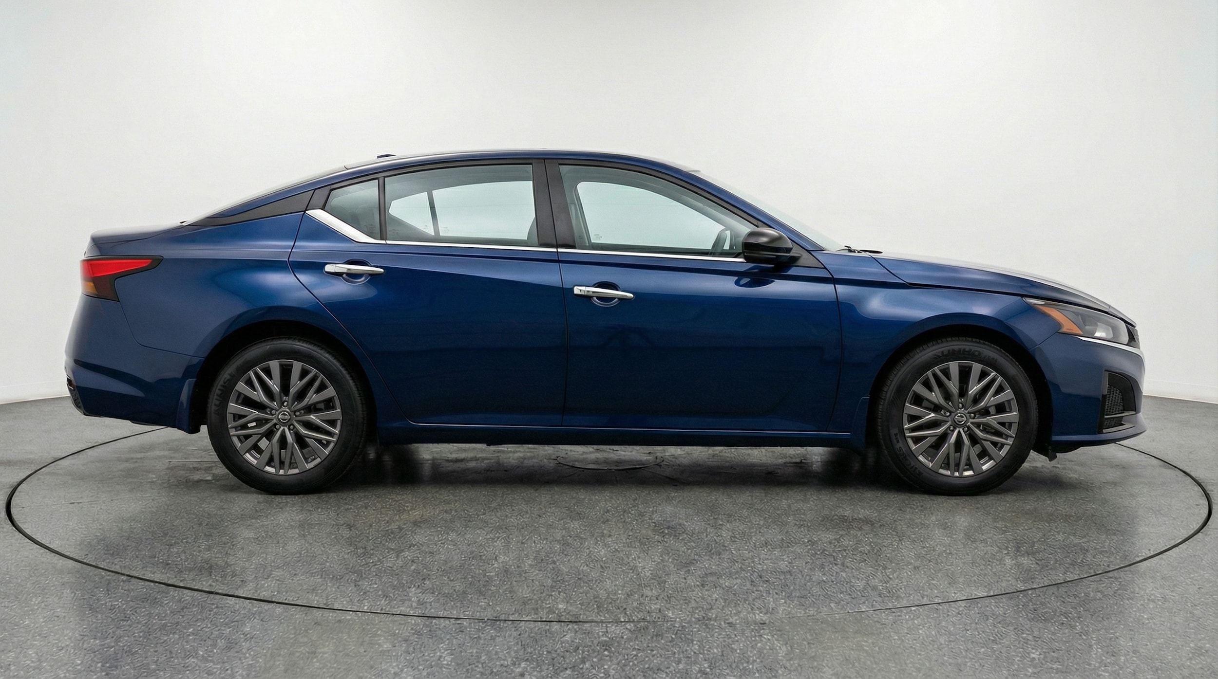 Thumbnail: 2025 Nissan Altima - 8