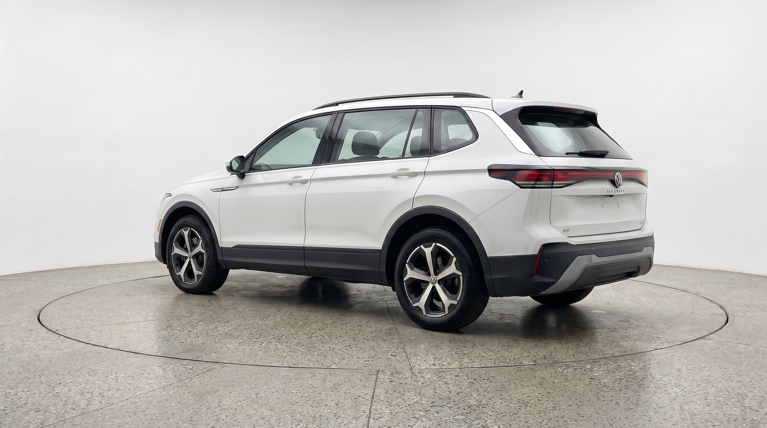 Thumbnail: 2026 Volkswagen Tiguan - 6