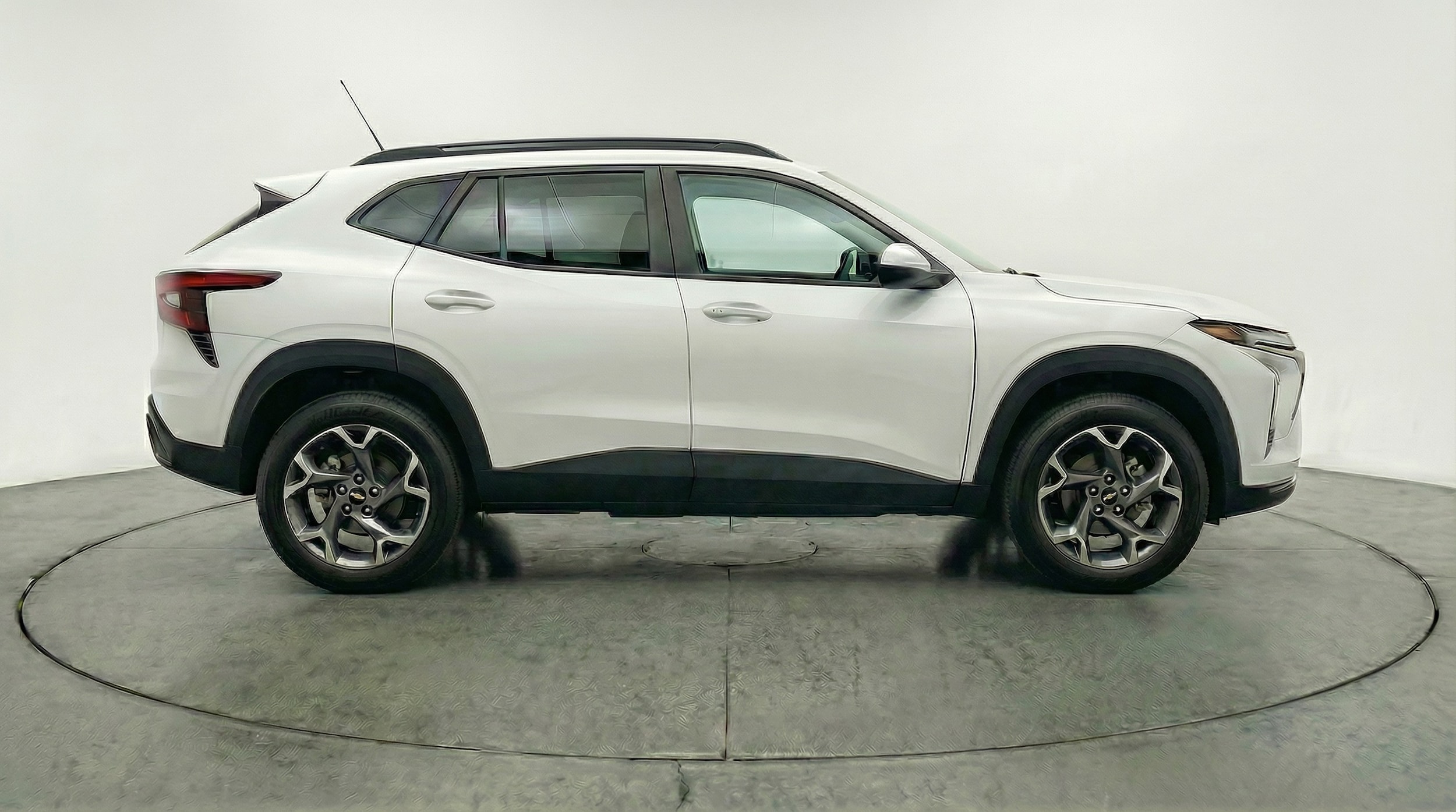 Thumbnail: 2025 Chevrolet Trax - 8