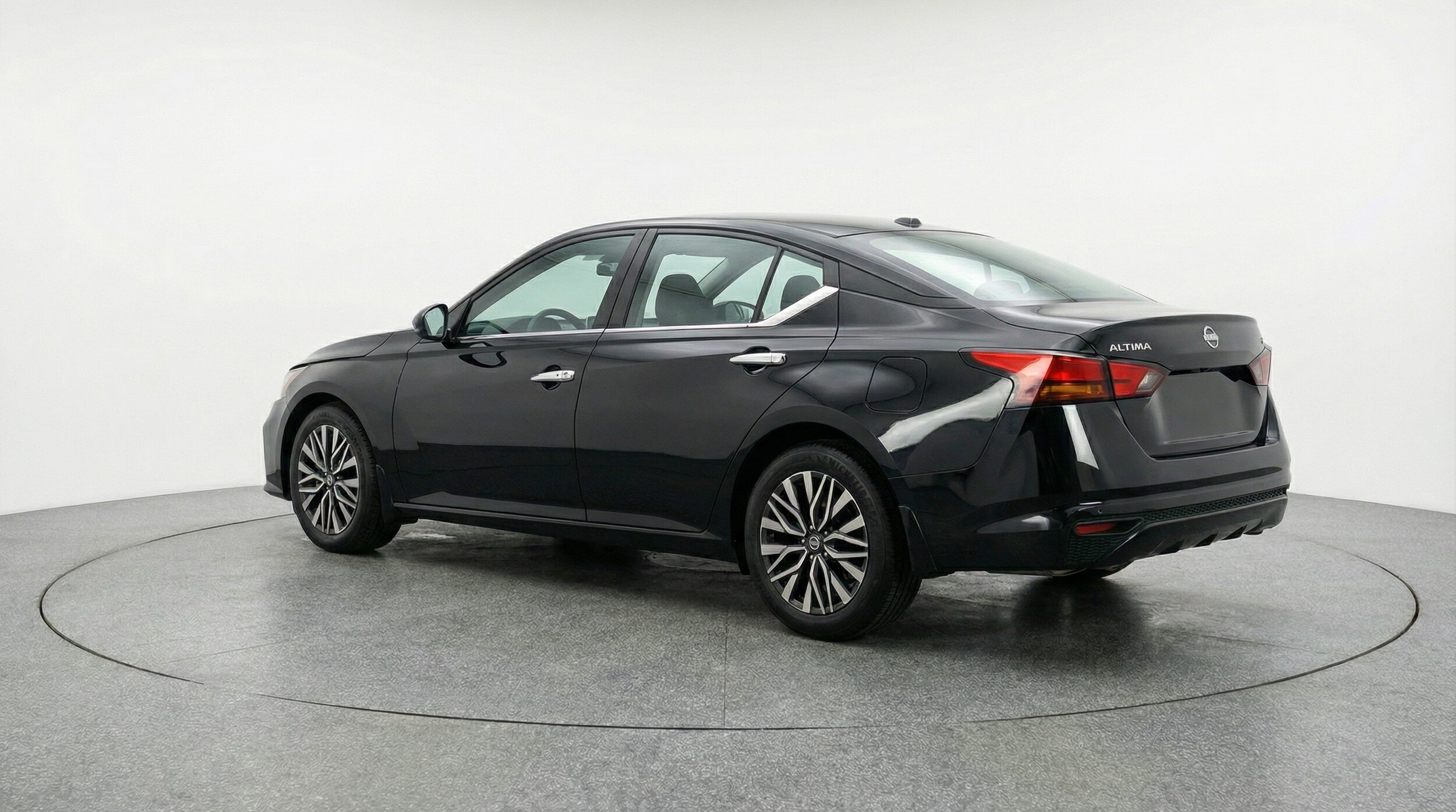 Thumbnail: 2025 Nissan Altima - 5