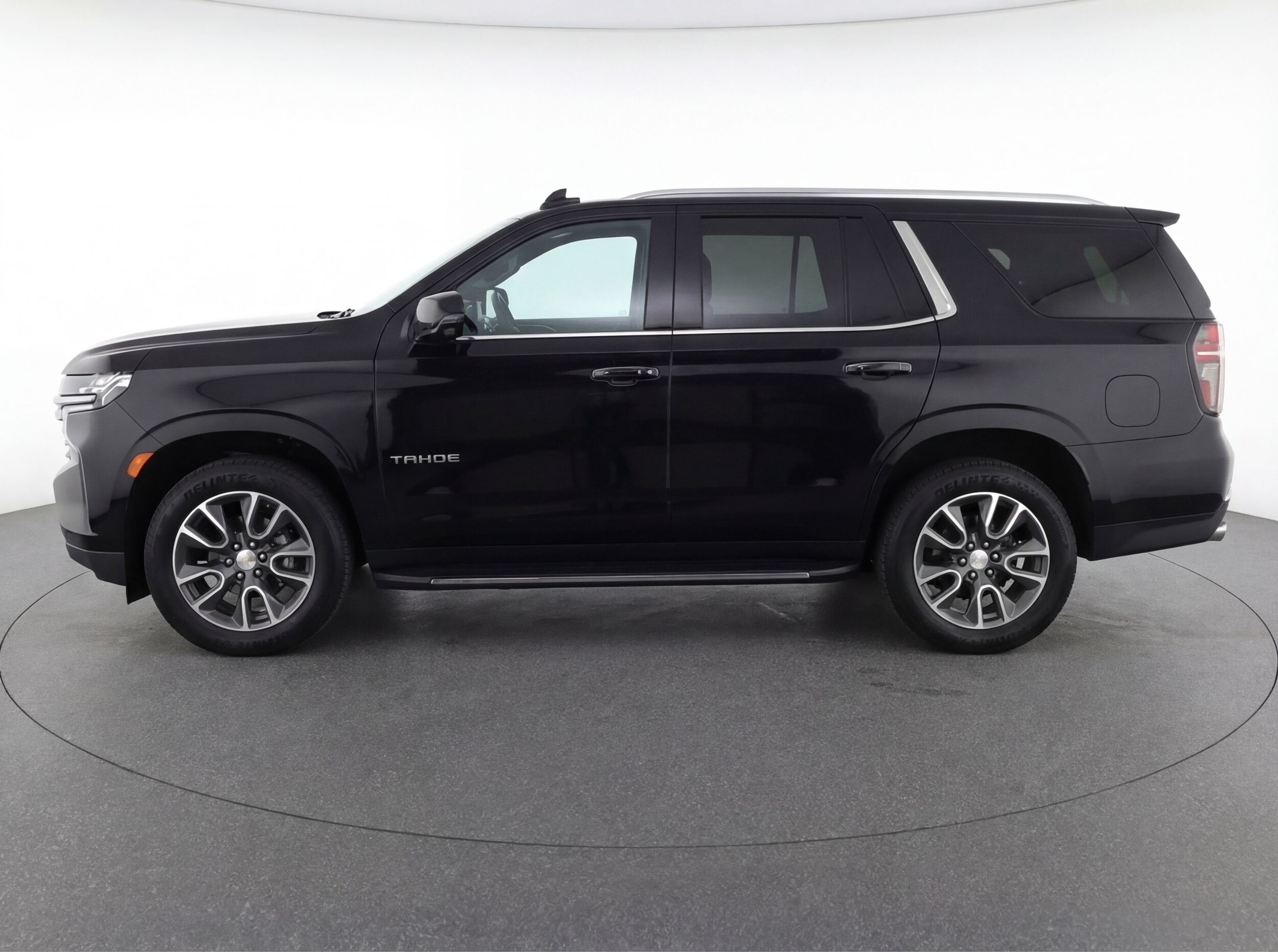 Thumbnail: 2023 Chevrolet Tahoe - 4