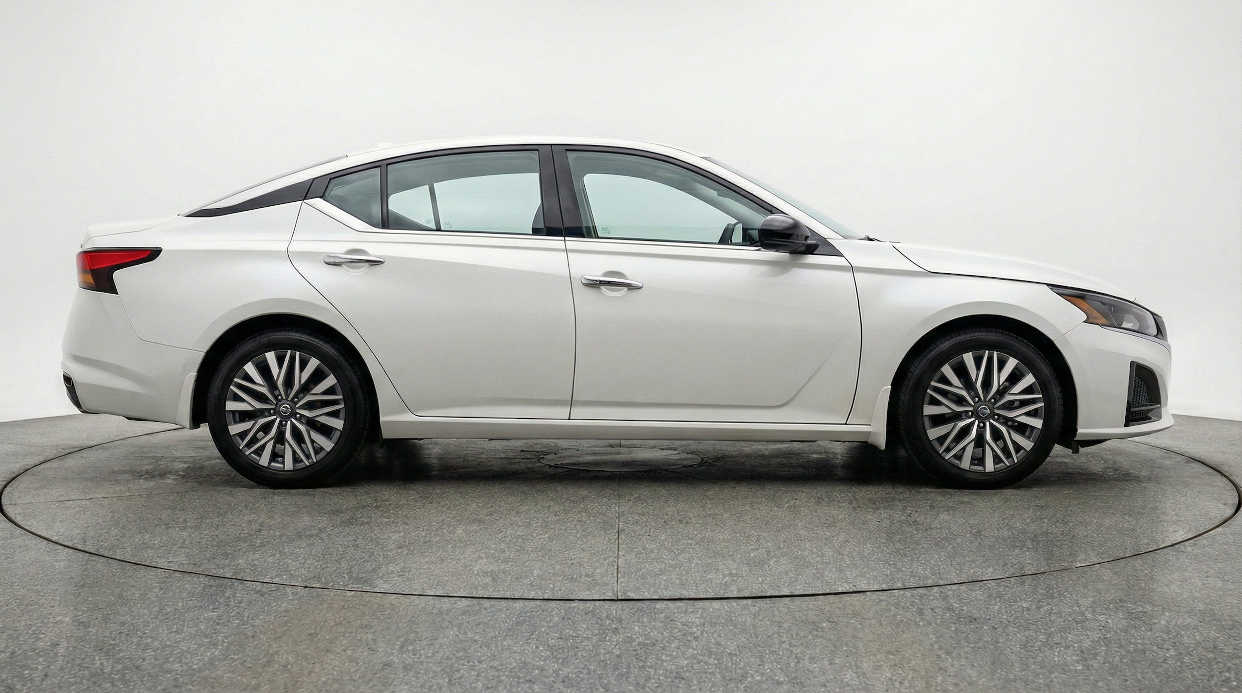 Thumbnail: 2025 Nissan Altima - 10