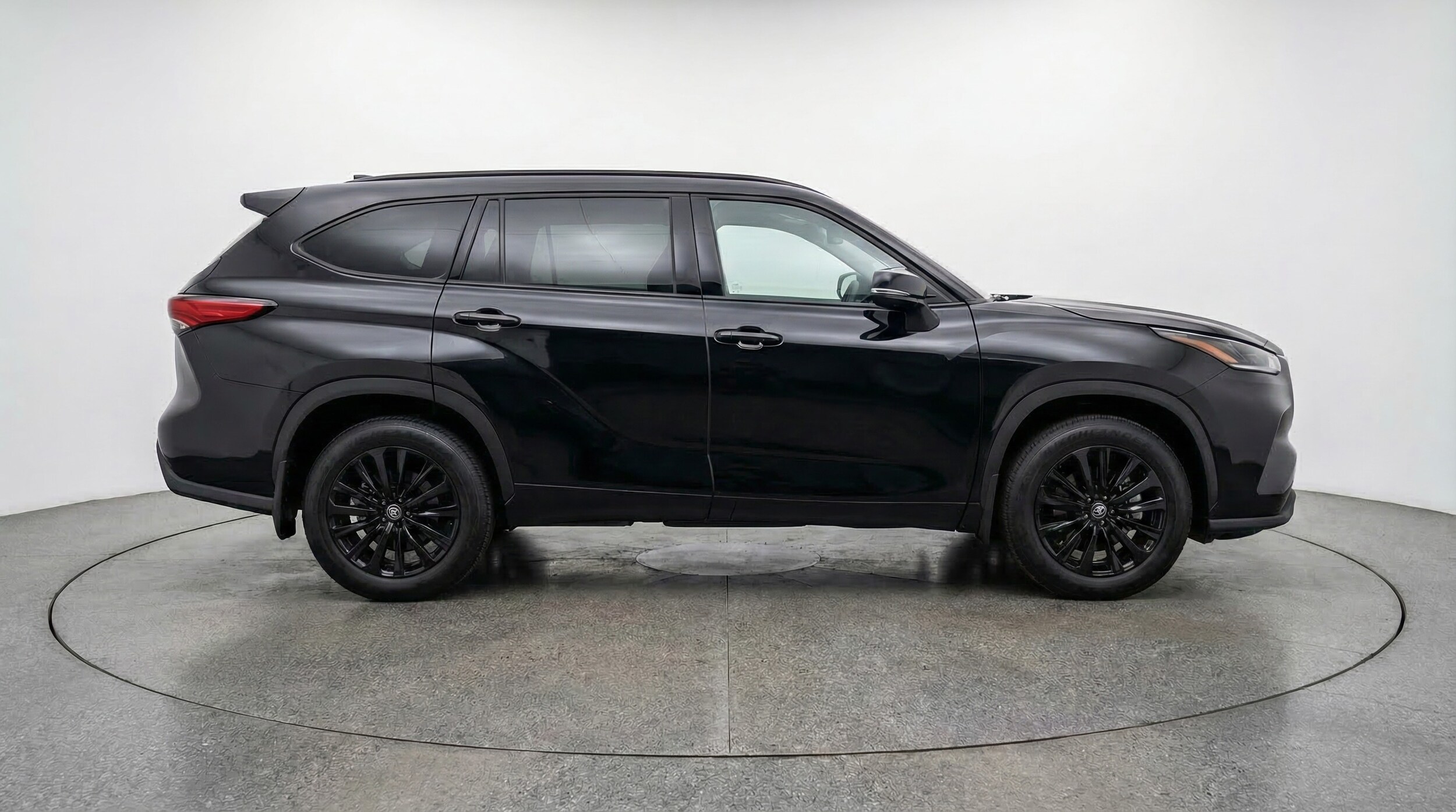 Thumbnail: 2025 Toyota Highlander - 8