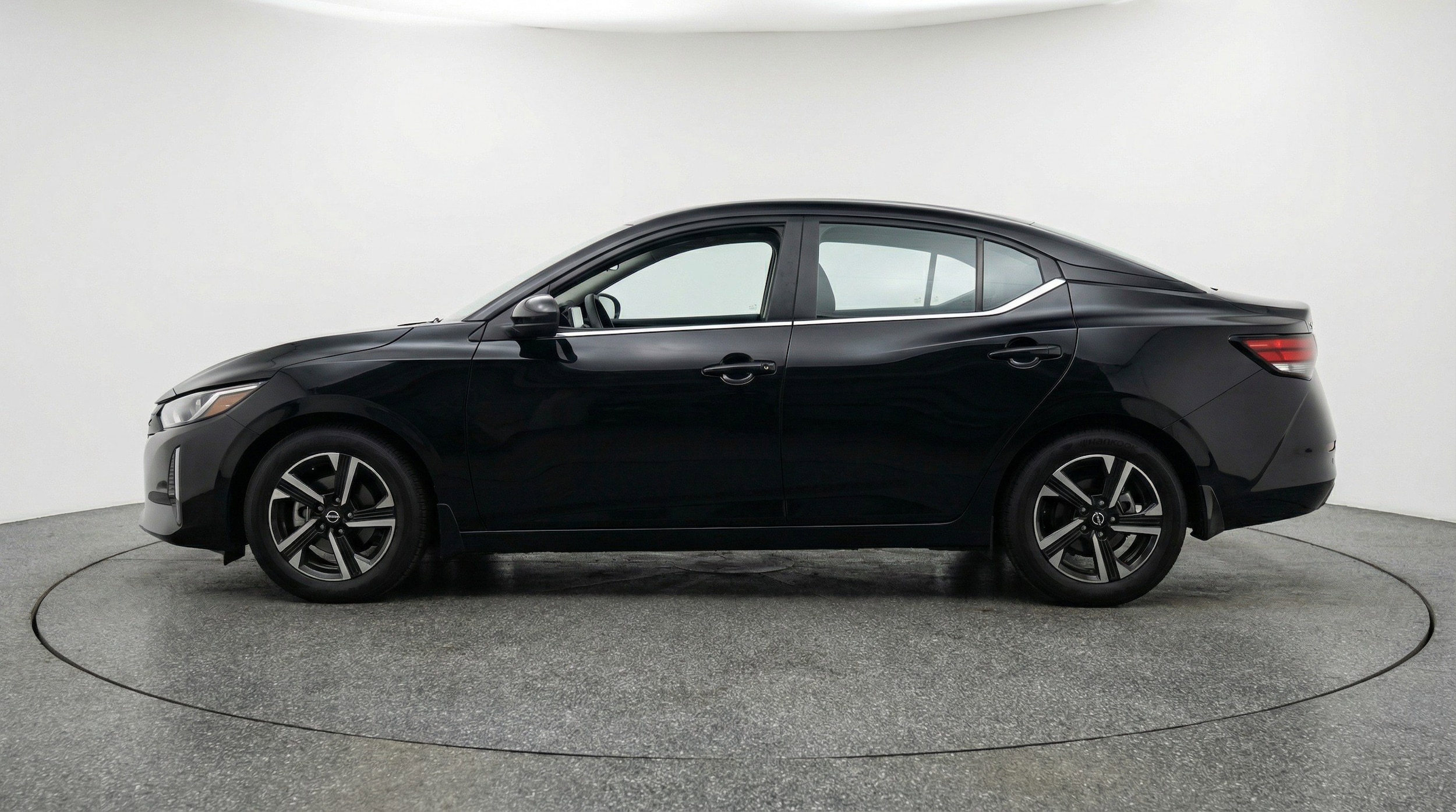 Thumbnail: 2025 Nissan Sentra - 5