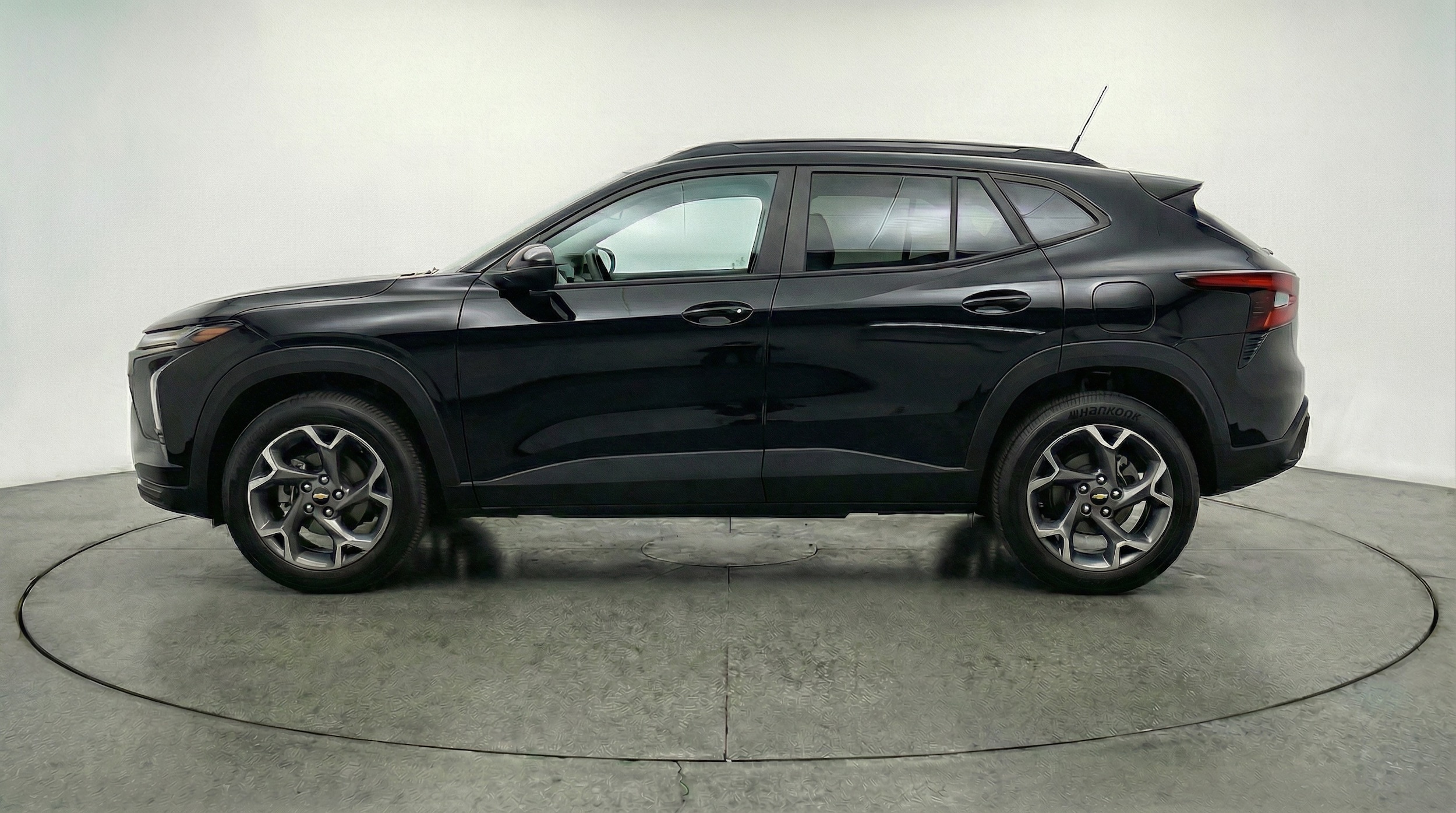 Thumbnail: 2025 Chevrolet Trax - 4