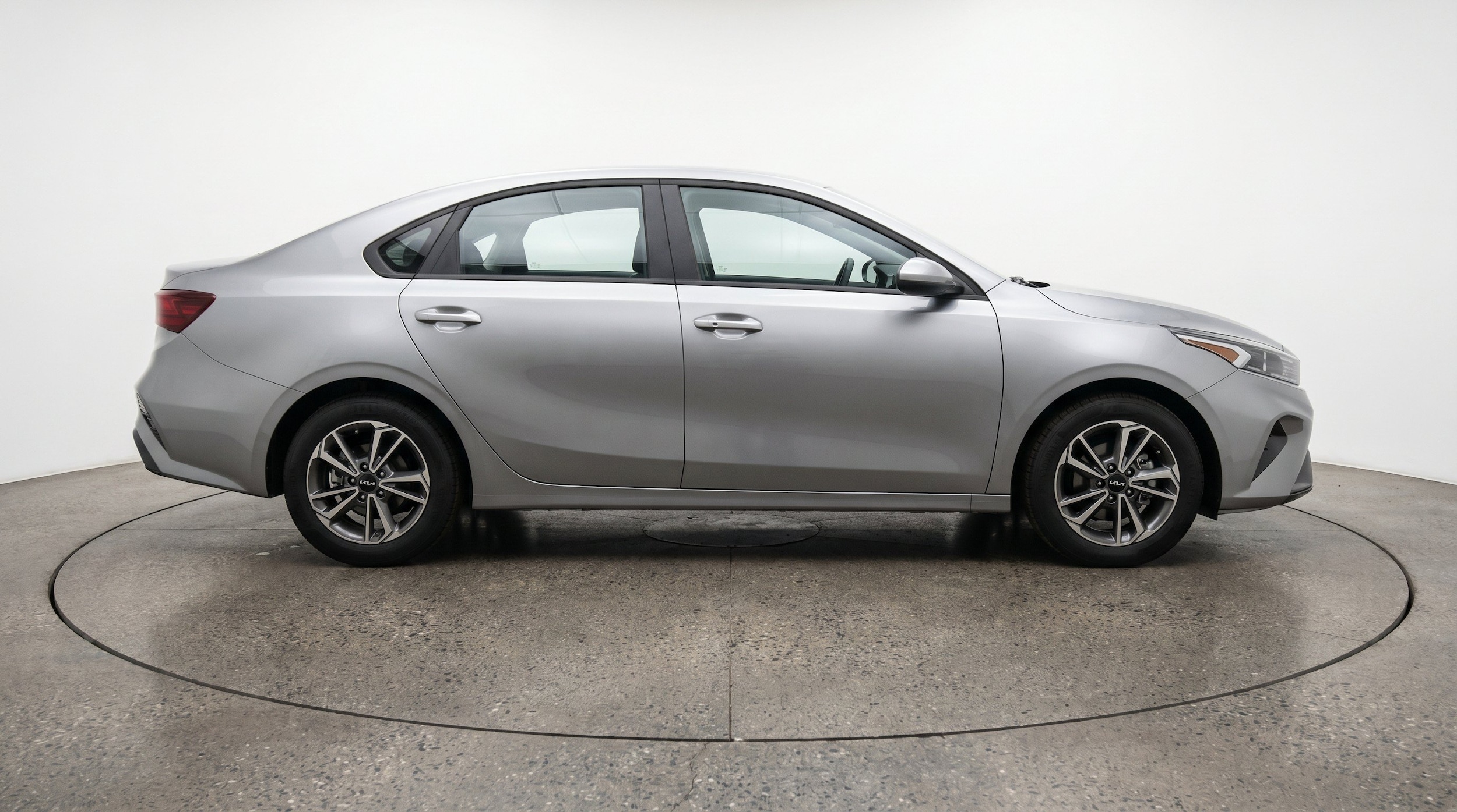 Thumbnail: 2024 Kia Forte - 11