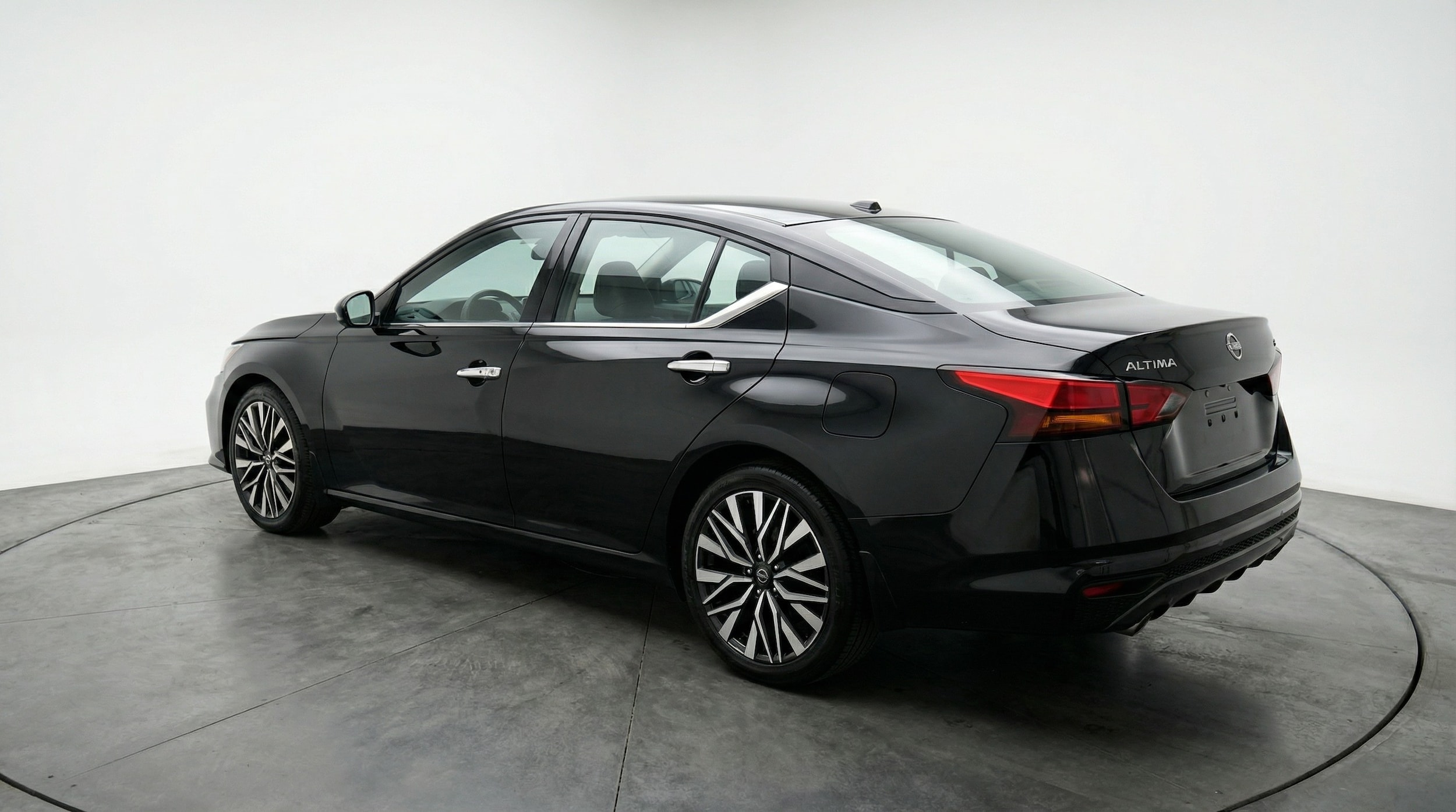 Thumbnail: 2025 Nissan Altima - 5