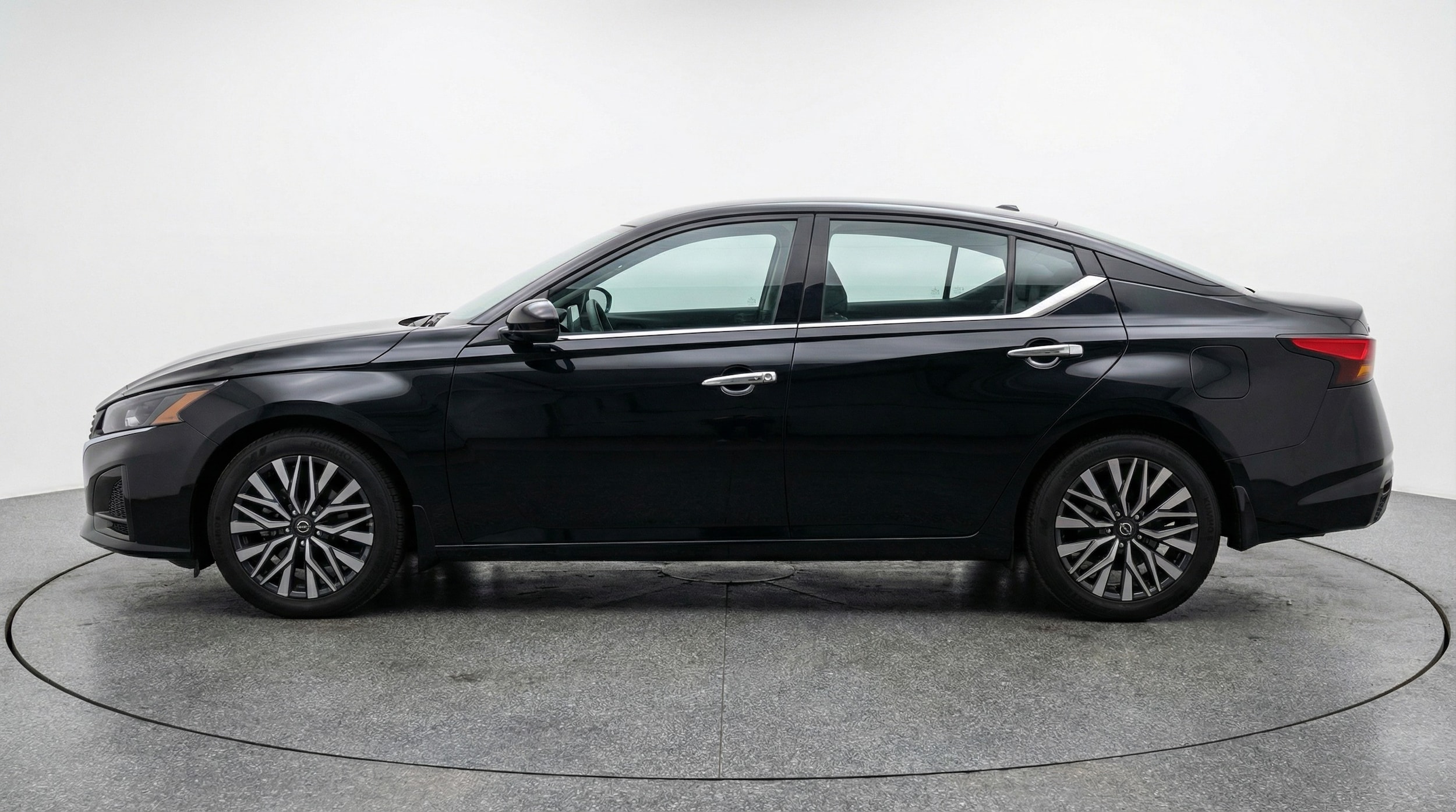 Thumbnail: 2025 Nissan Altima - 4