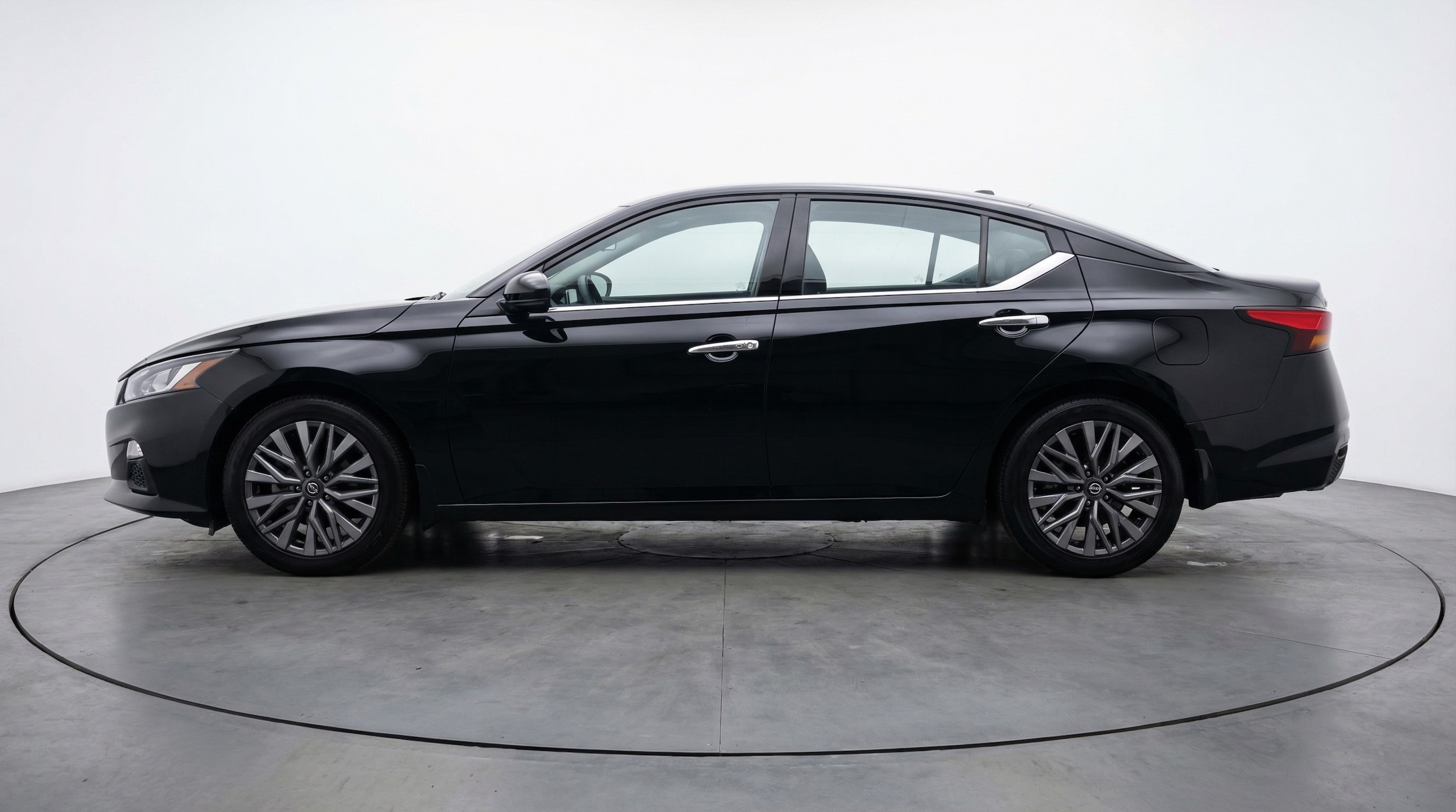 Thumbnail: 2025 Nissan Altima - 4