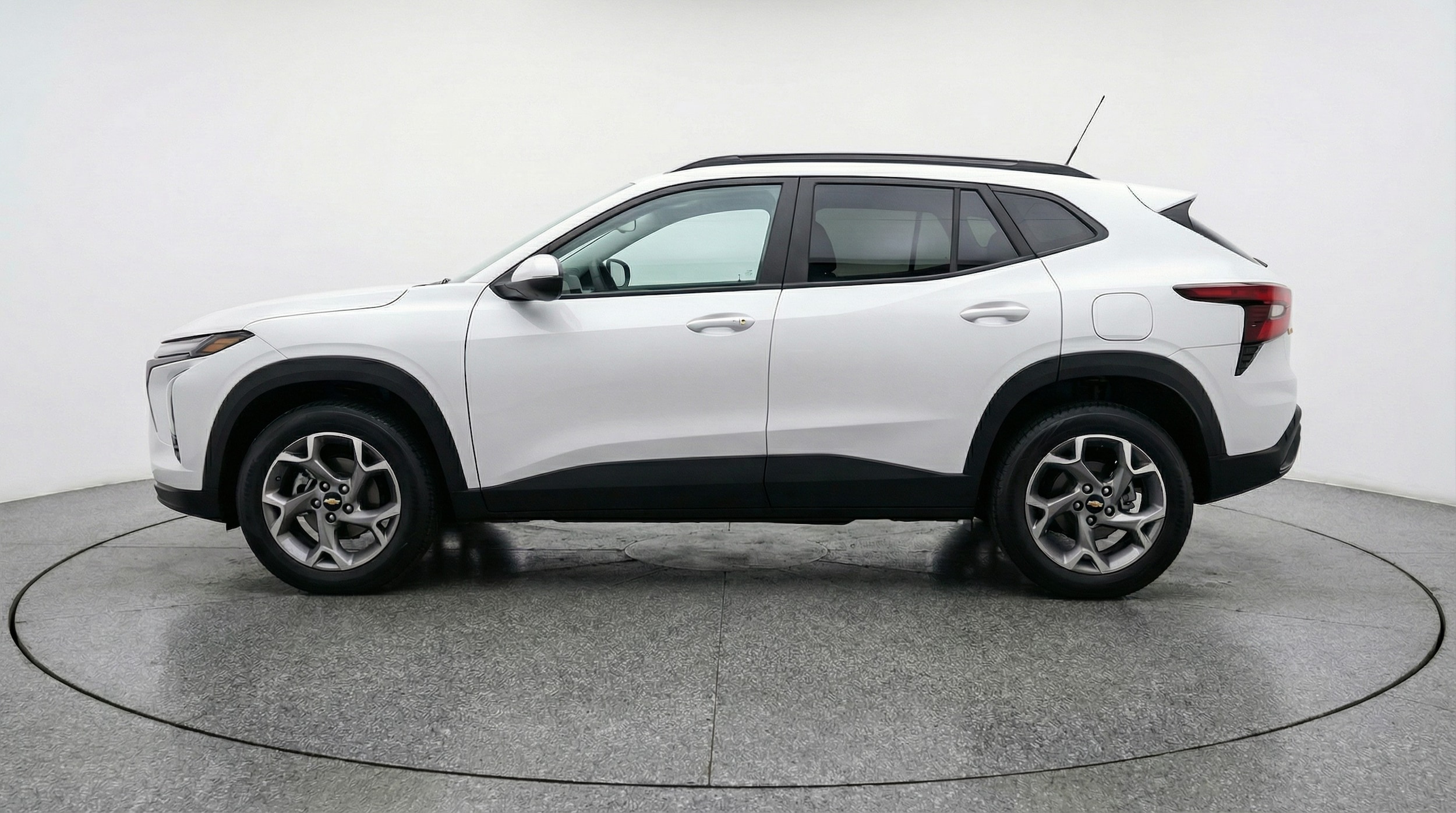 Thumbnail: 2025 Chevrolet Trax - 4